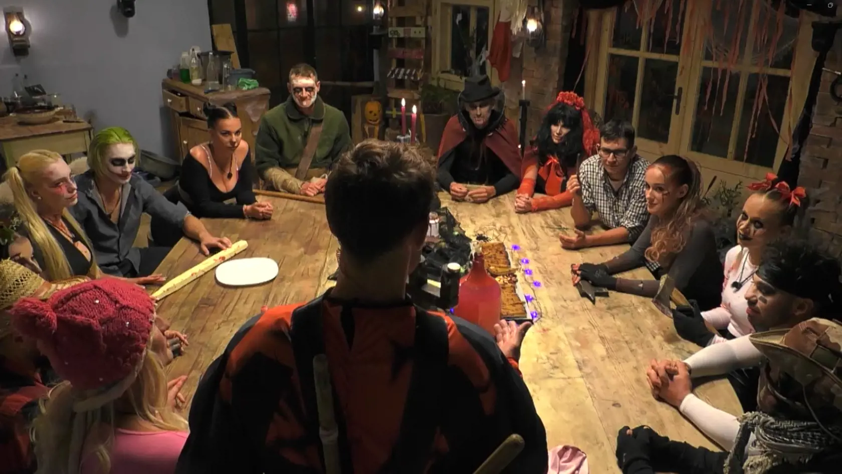 Halloweenska párty na Farme.