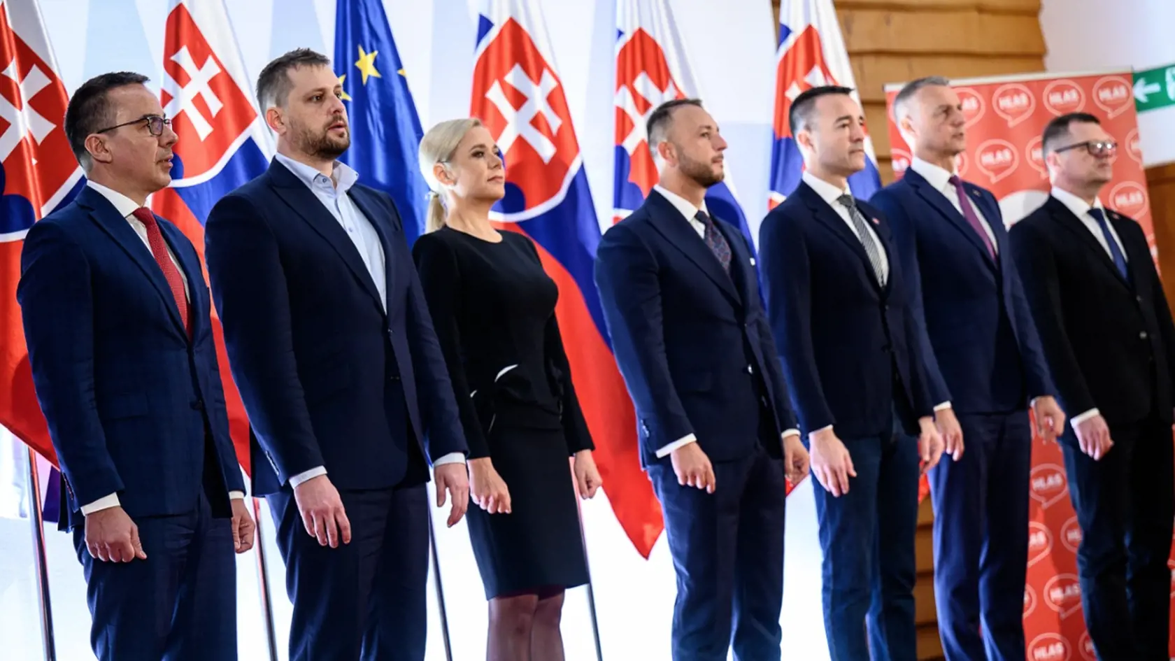 Súdržne sa bok po boku objavili aj stranícky ministri. Erik Tomáš minister práce, Kamil Šaško šéf rezortu zdravotníctva, Denisa Saková ministerka hospodárstva, Matúš Šutaj Eštok minister vnútra, Tomáš Drucker šéf školstva, Richard Raši minister investícií a podpredseda vlády pre plán obnovy Peter Kmec