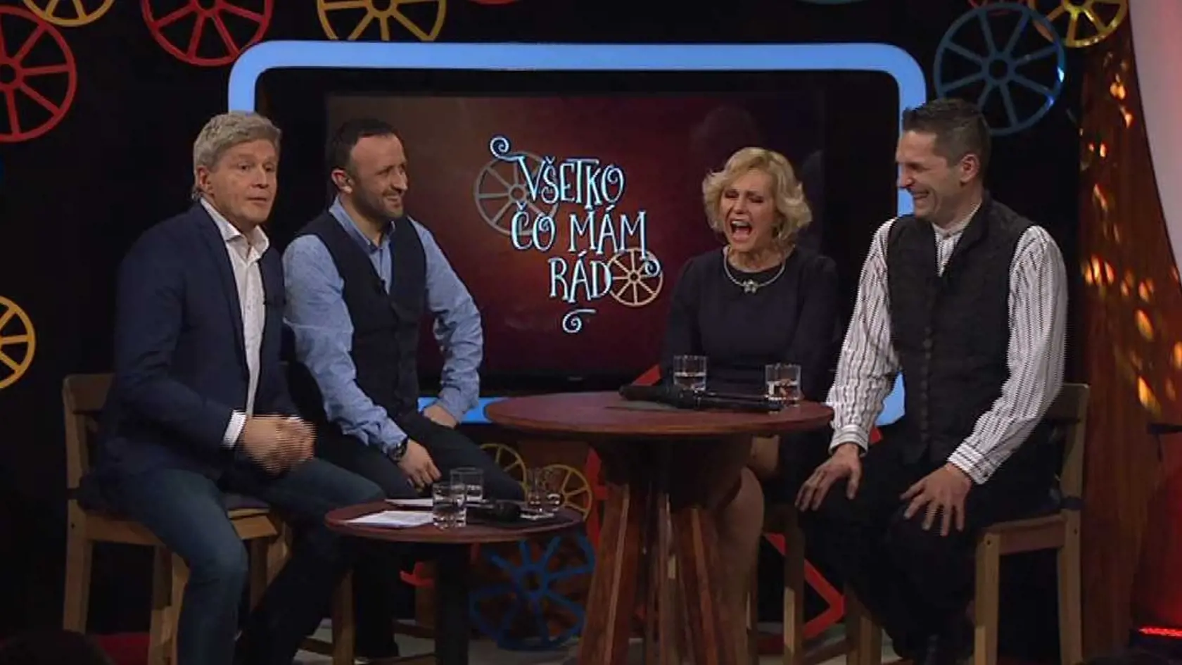 V jojkárskej šou Všetko, čo mám rád budú dnes hosťami Ján Mečiar a Helena Vondráčková a jednou z tém budú esemeskové trapasy.