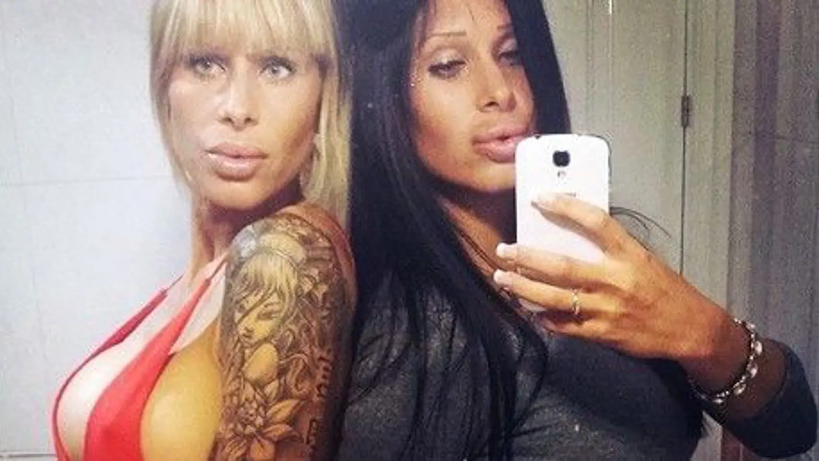 25-ročné dvojičky Sara a Emma Koponen sú