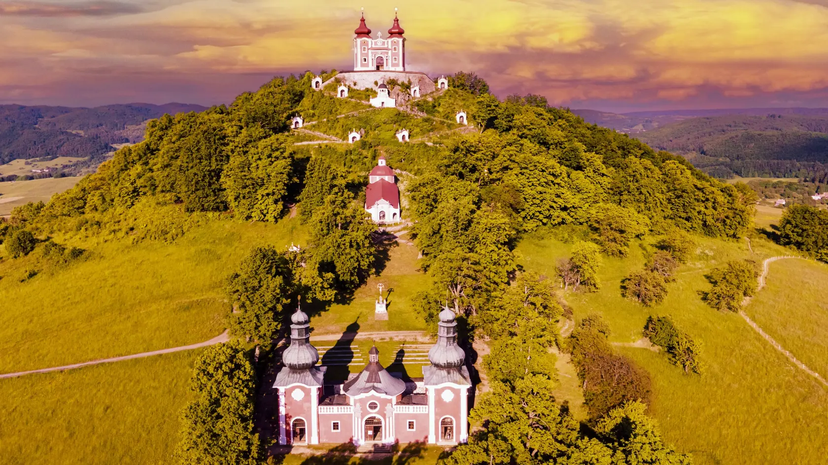 Banskoštiavnická kalvária je zapísaná v Zozname svetového dedičstva UNESCO.