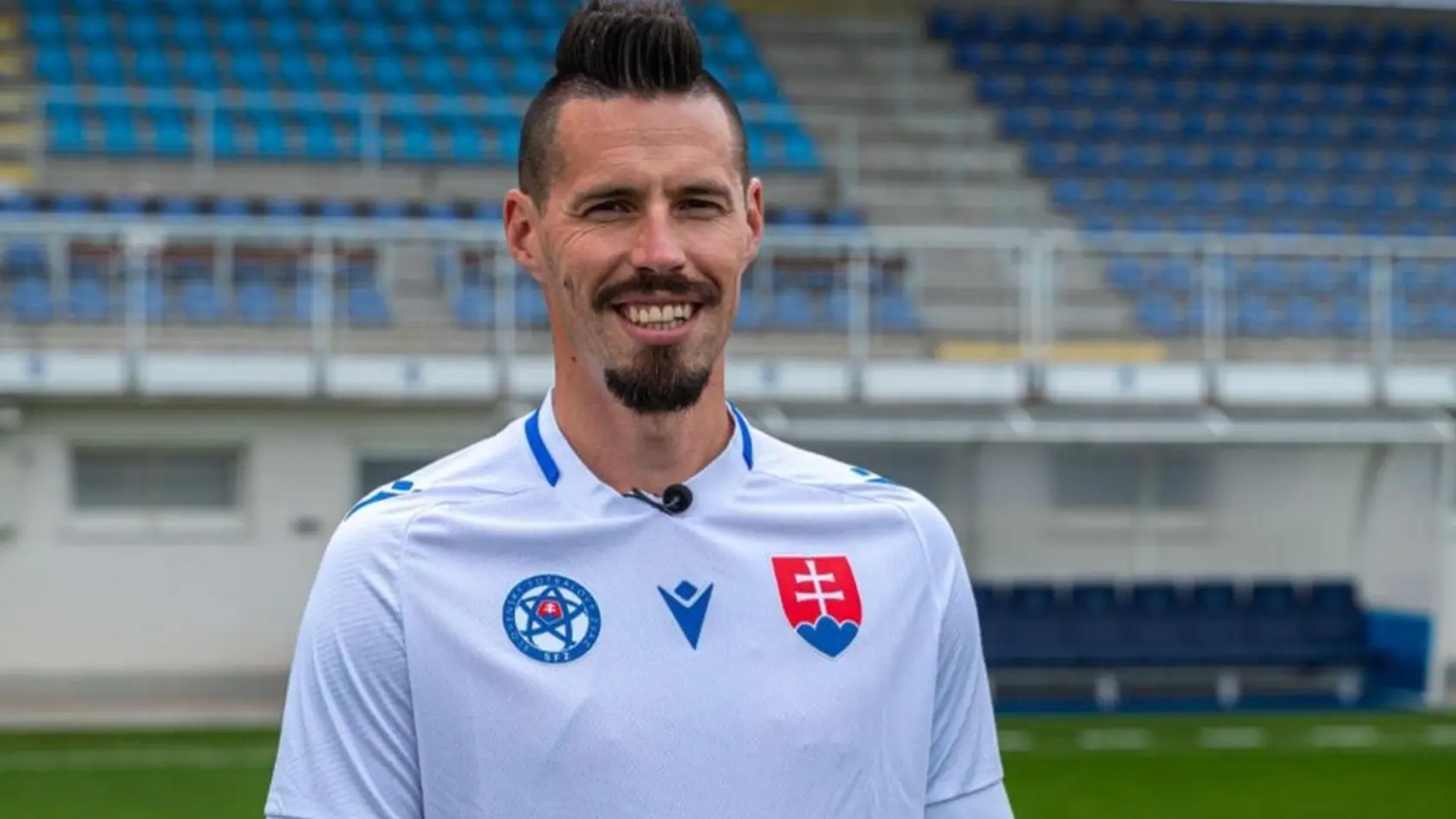 Pre futbalistu Mareka Hamšíka je rodina veľmi dôležitá, podľa toho sa aj správa.