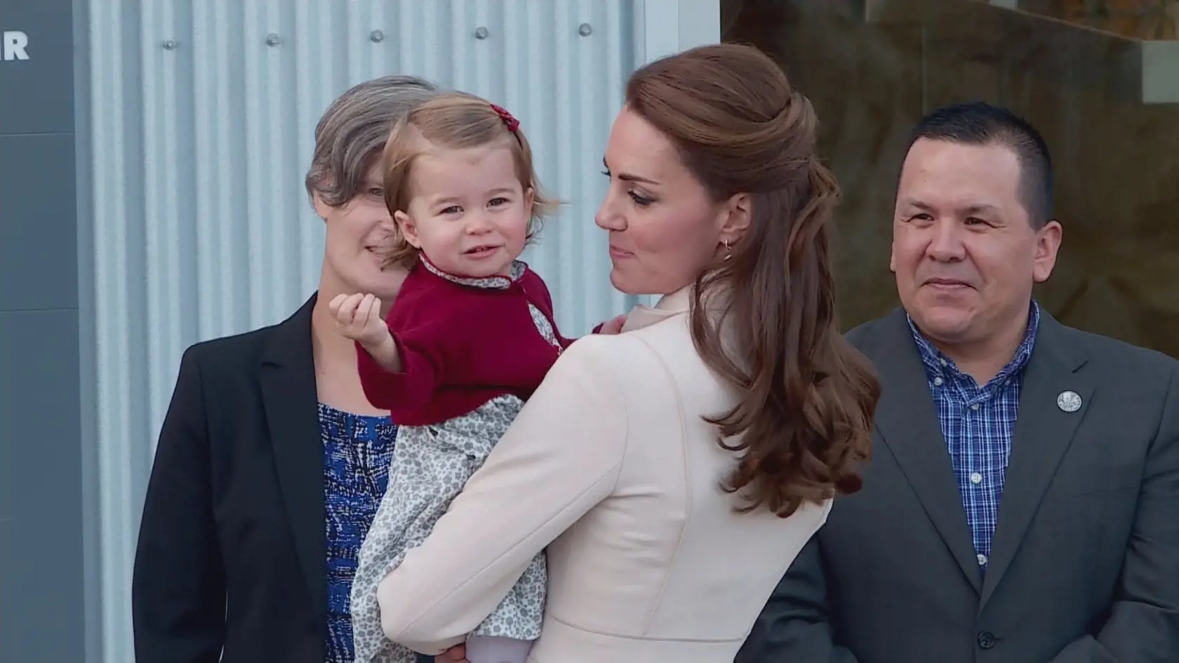 Kate a William majú podľa odborníkov v svojej rodine ujasnené, aké kroky podnikať. Otec vedie syna, matka vedie dcéru.