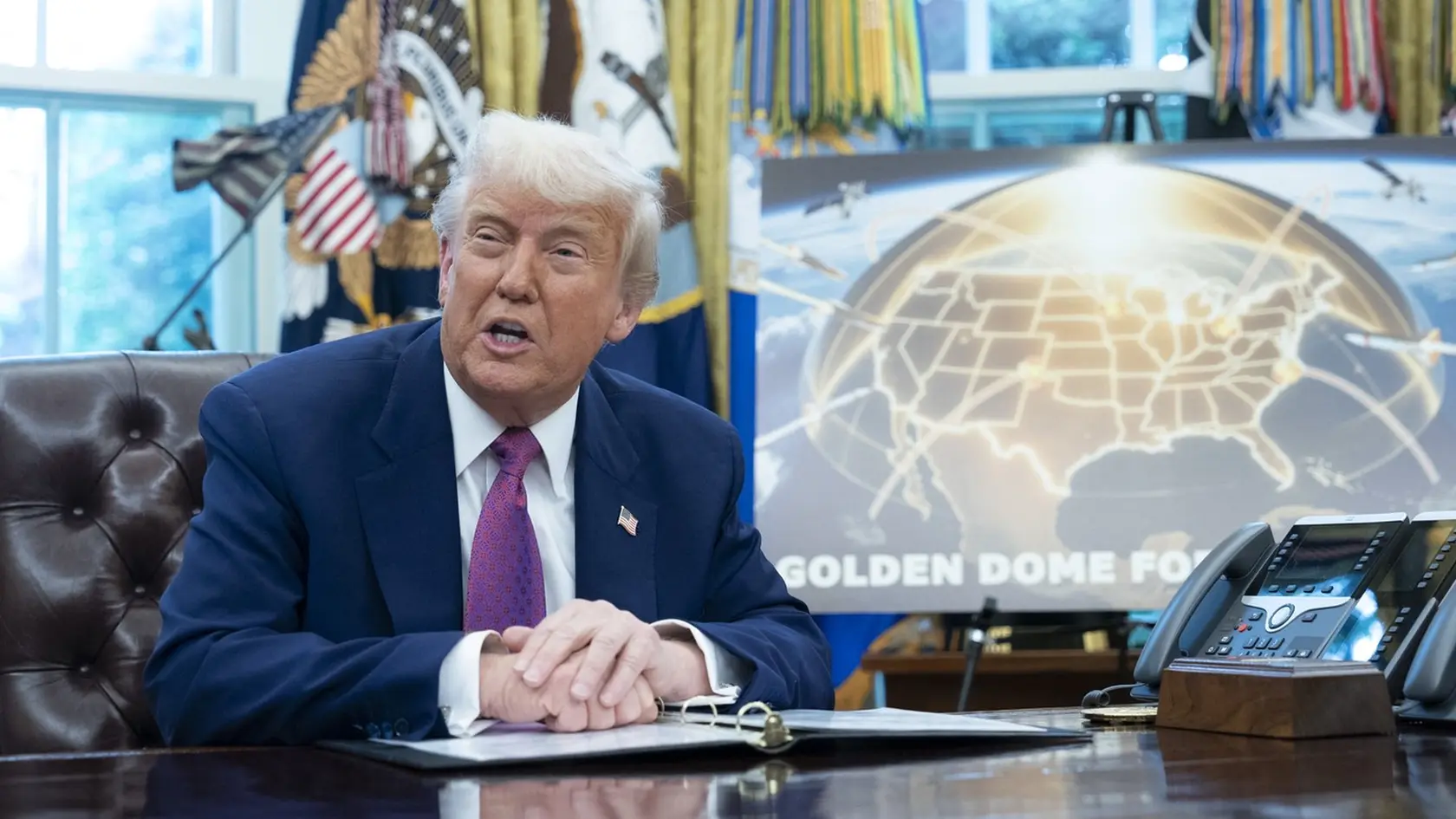 Trump oznámil výber architektúry protiraketového štítu „Zlatá kupola“