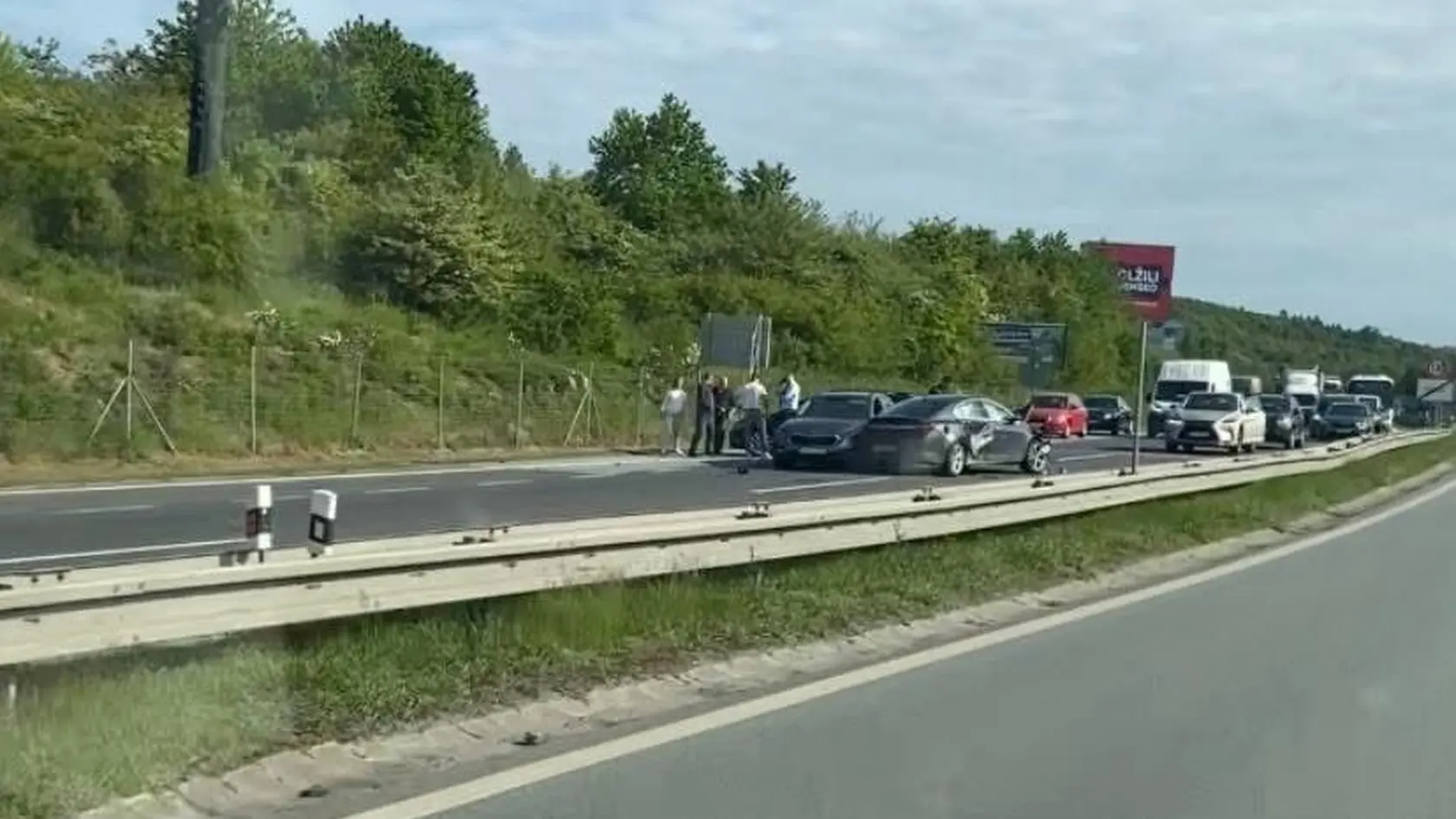Hasiči zasahovali pri dopravnej nehode na rýchlostnej ceste z Budimíra v smere do Košíc.