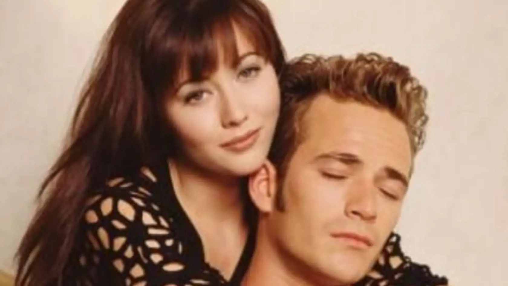 Luke Perry v Beverly Hills 90210: V skutočnosti mal 25, keď začal hrať stredoškoláka Dylana.