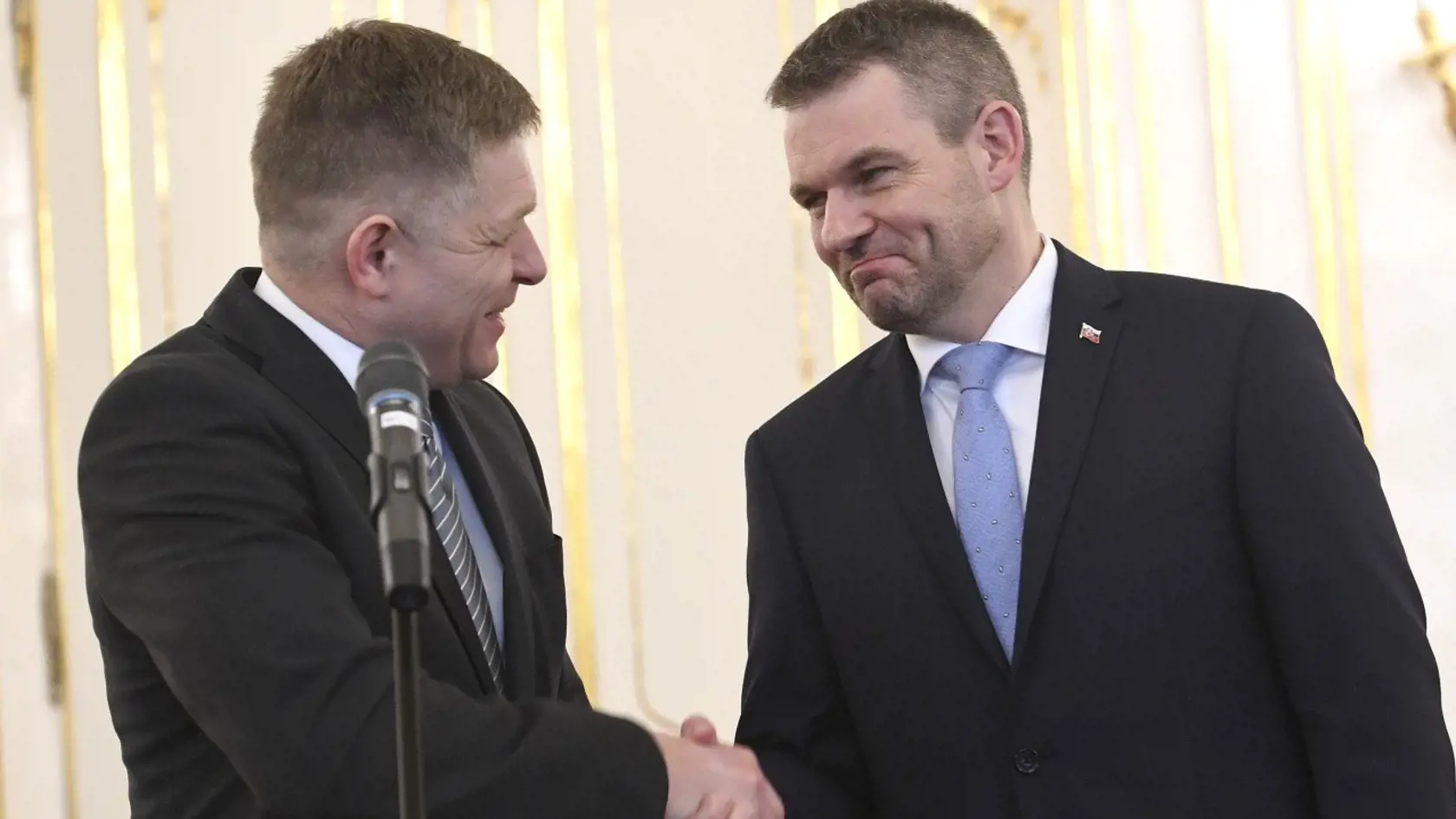 „Ak sa Pellegrini chce vymaniť z toho, aby bol vnímaný len ako klon Smeru, mal by aj v tomto prípade zaujať jednoznačný postoj,“ myslí si Koziak.