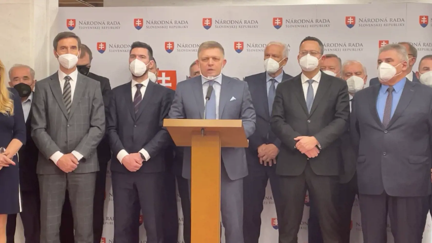 Vyžadovanie testu pri vstupe do práce či u lekára musí byť podľa Roberta Fica preplácané.
