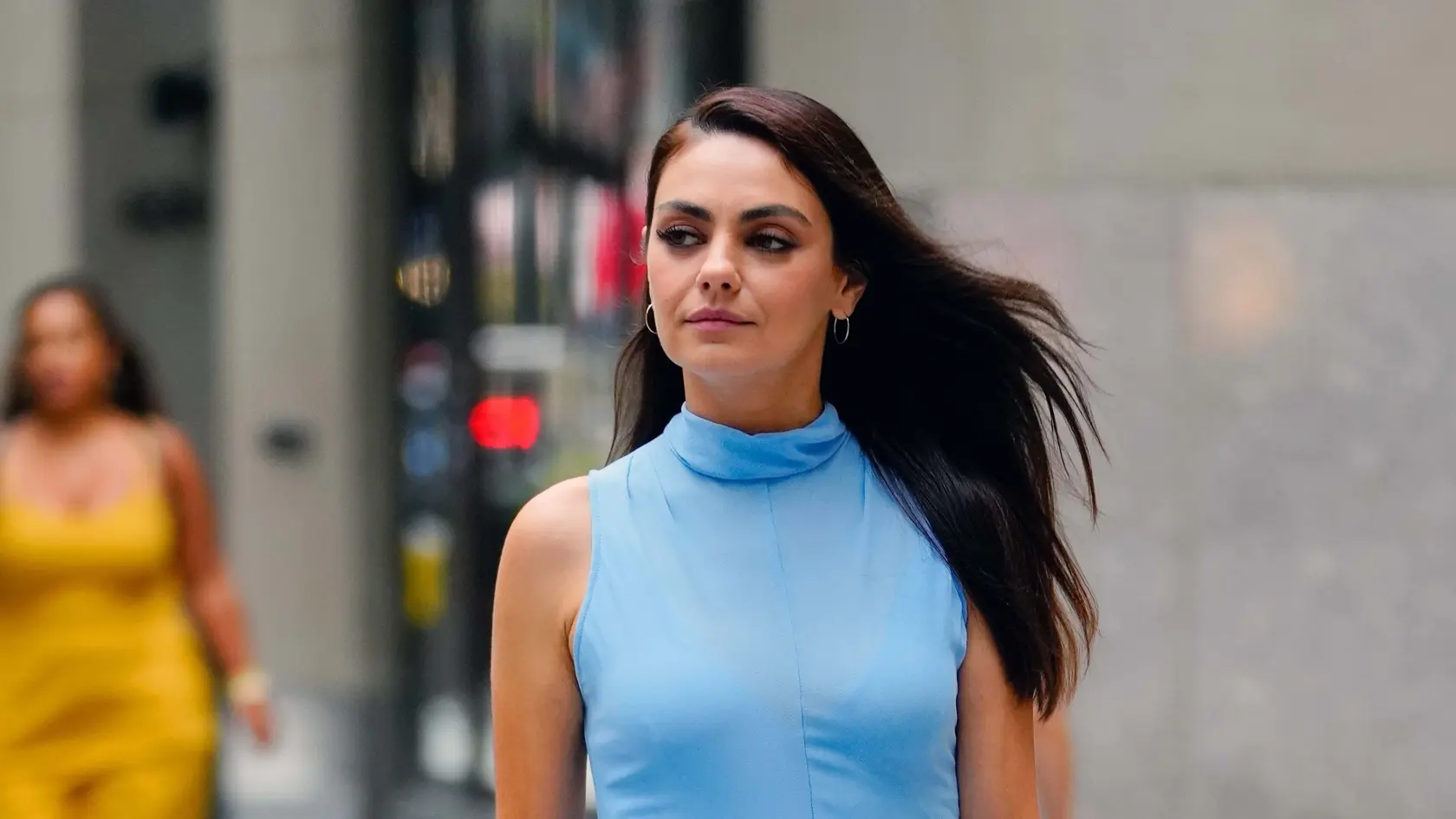 Neodolateľne zvodná: Mila Kunis vytasila na červenom koberci nohy bohyne!