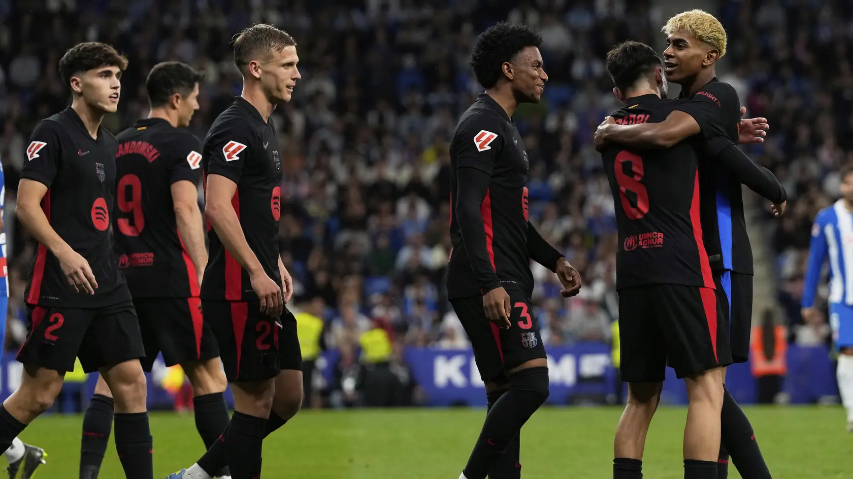 Barcelona zdolala v derby Espanyol 2:0 a získala 28. ligový titul.