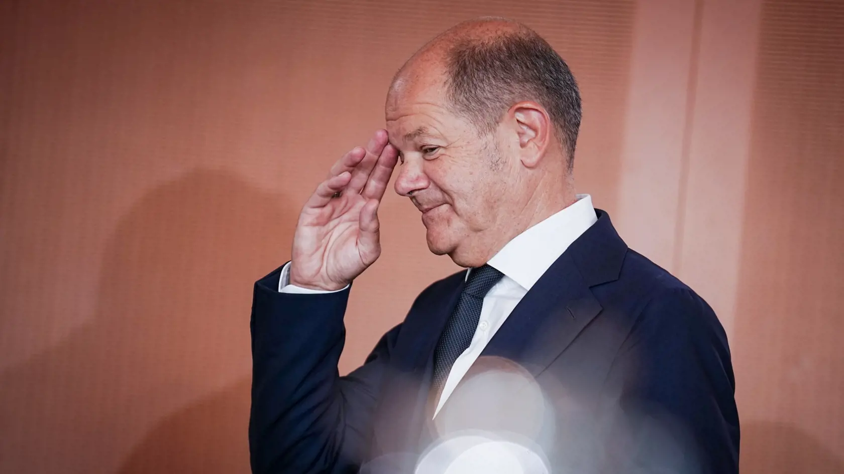 "V dôsledku tejto politiky je (ruský prezident) Vladimir Putin schopný získavať peniaze na zbrojenie," povedal poľský činiteľ.