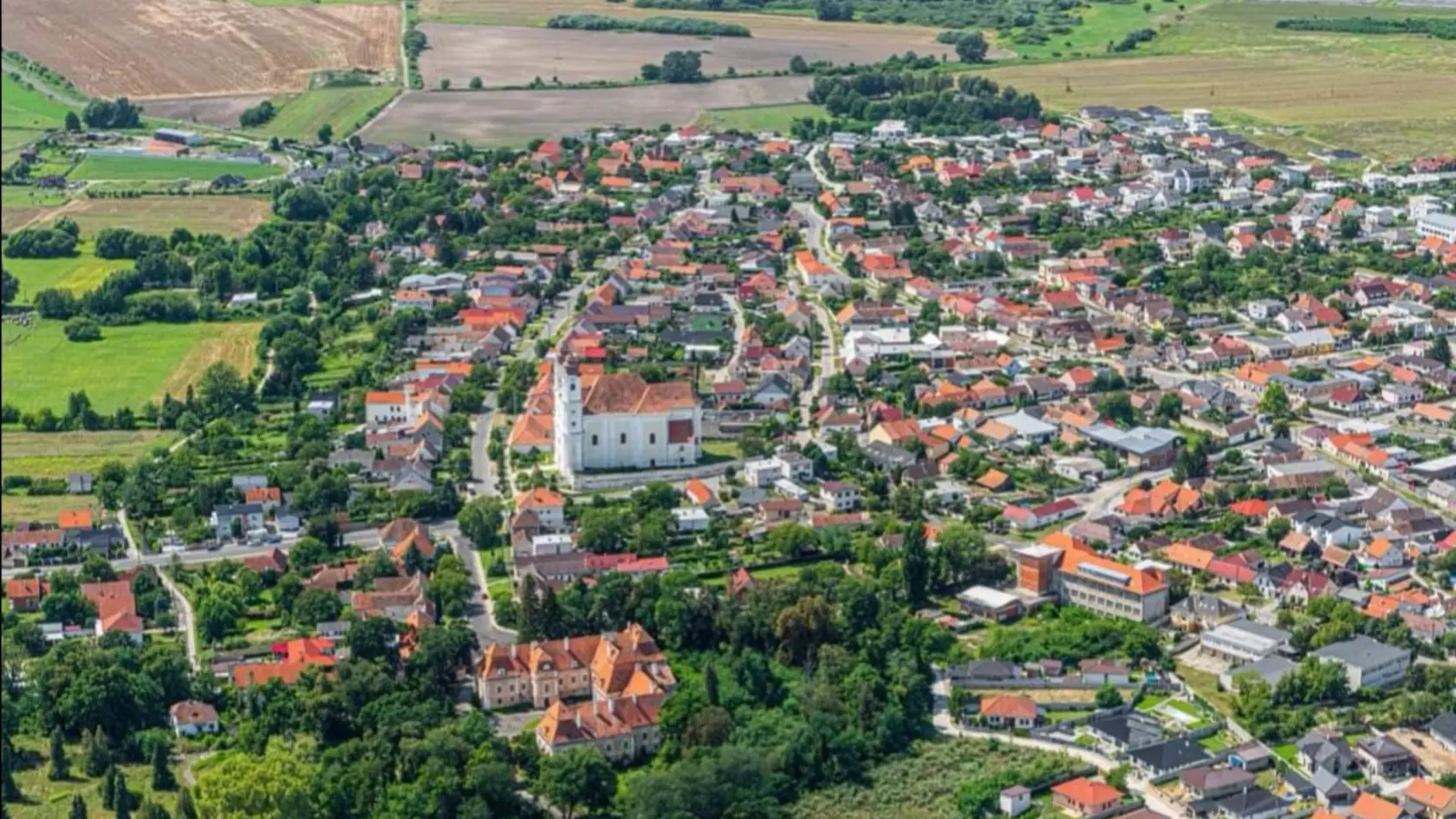 V obci Veľké Leváre našli dievčatko v bezvedomí, so stopami po bitke a popáleninami.
