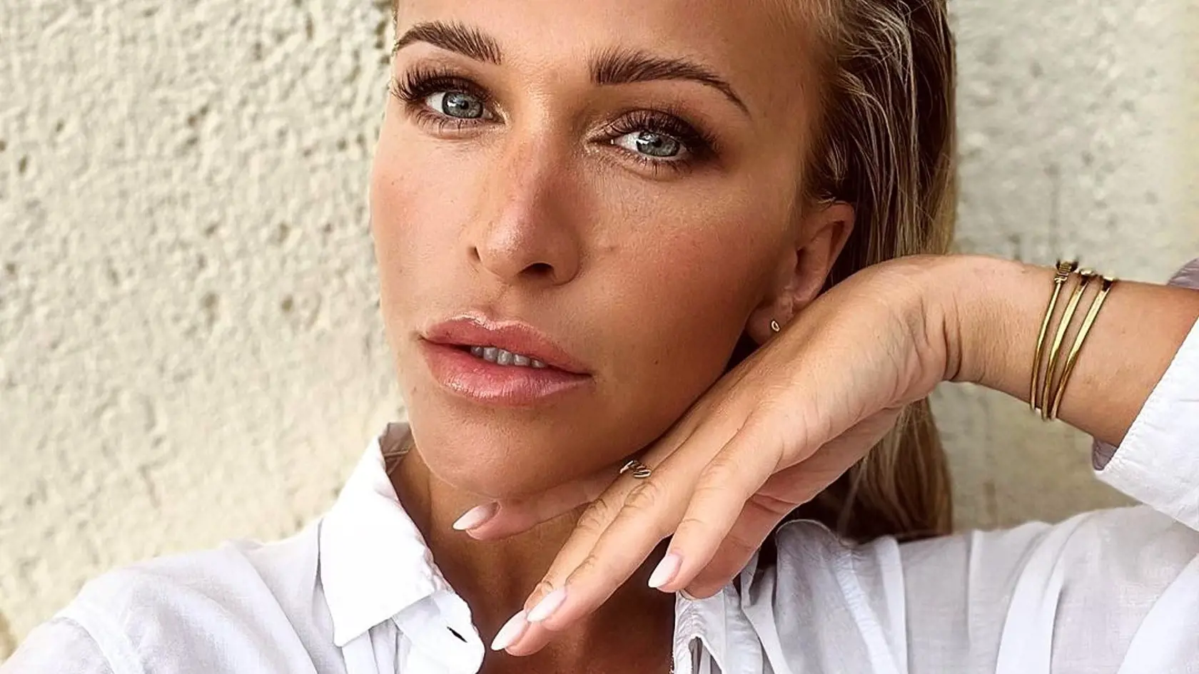 Nela Slovaková.