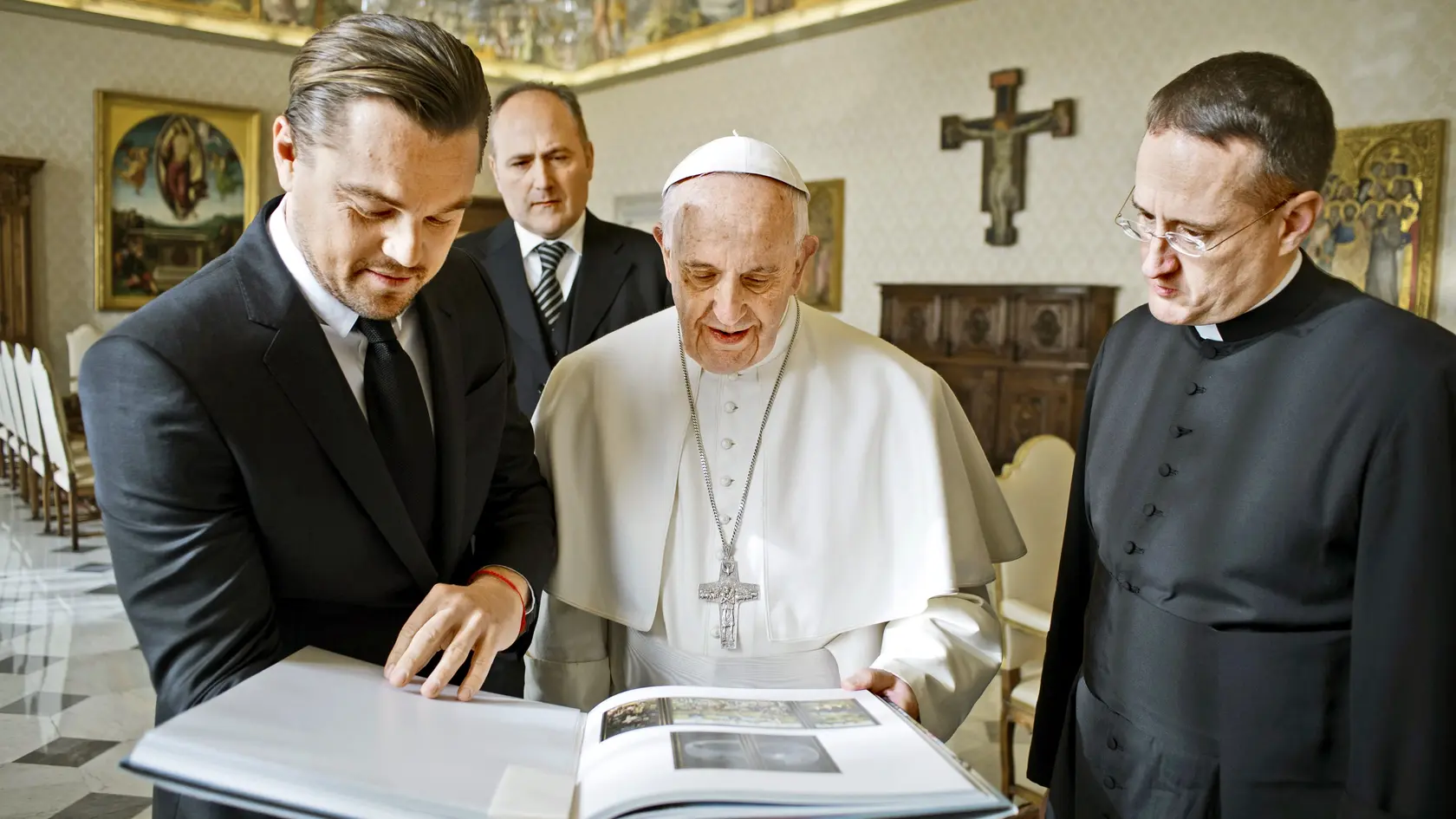 Leonardo Di Caprio (50) - V januári 2016 udelil pápež audienciu hercovi ako uznanie jeho boja proti klimatickej zmene.