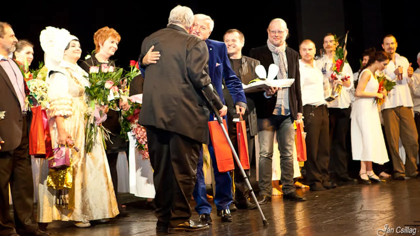 Osud je osud..." My ďakujeme osudu za toto vzácne spojenie a za krásnu hudbu, prostredníctvom ktorej Václav Patejdl navždy zostane spojený s naším divadlom. Česť jeho pamiatke!"