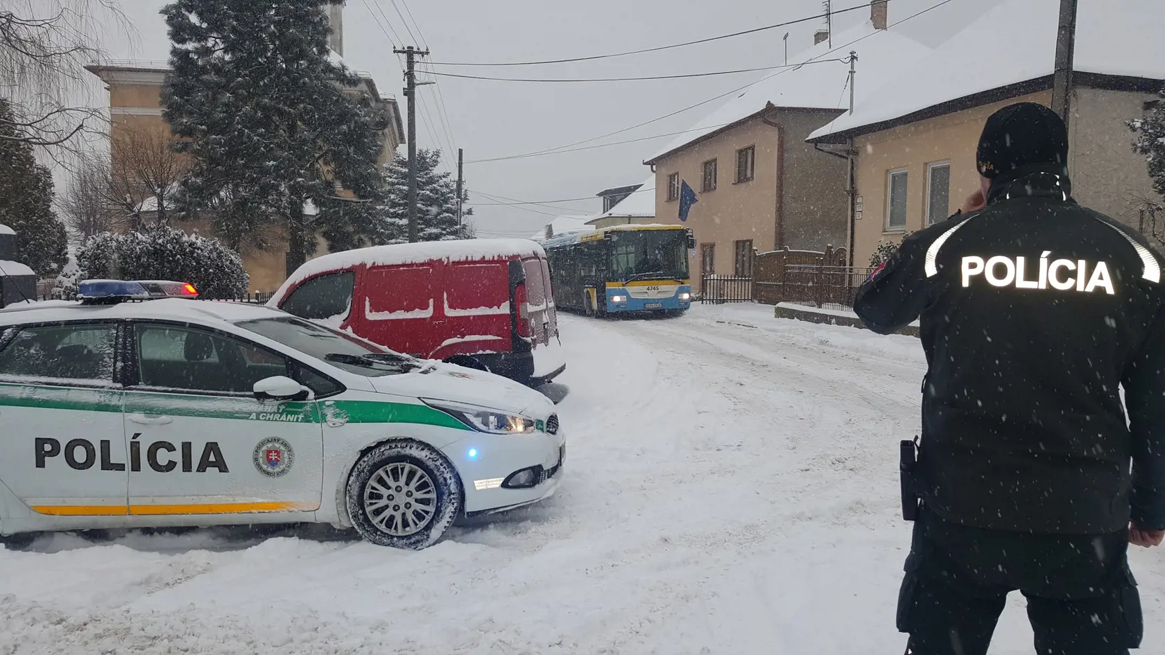 Starosta Ťahanoviec, Ján Nigut si myslí, že aj problémy s dopravou v mestskej časti, skôr vyrieši starosta, ako nejaký úradník.