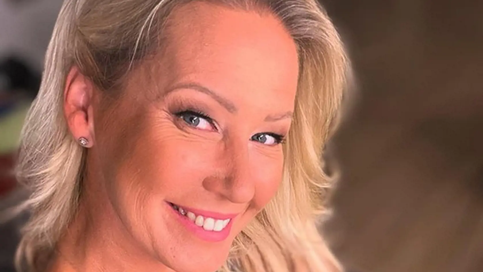 Erika Barkolová sa opäť teší zo sexi kriviek.
