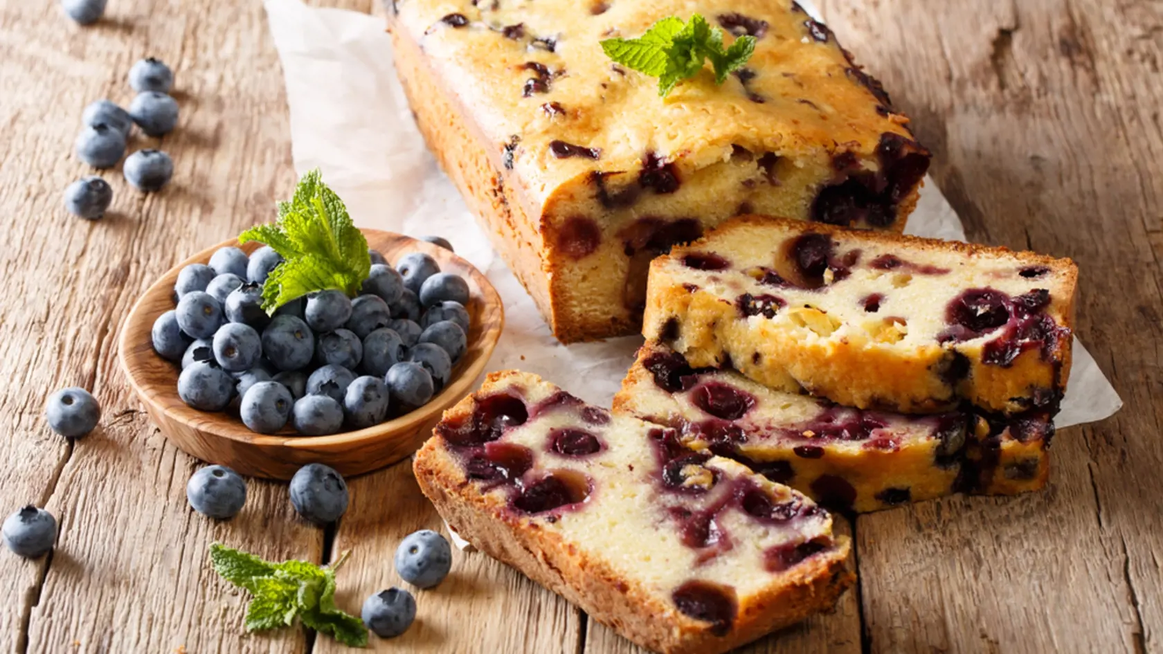 Summer,Loaf,Of,Fresh,Blueberry,Muffin,Bread,Cake,Decorated,With