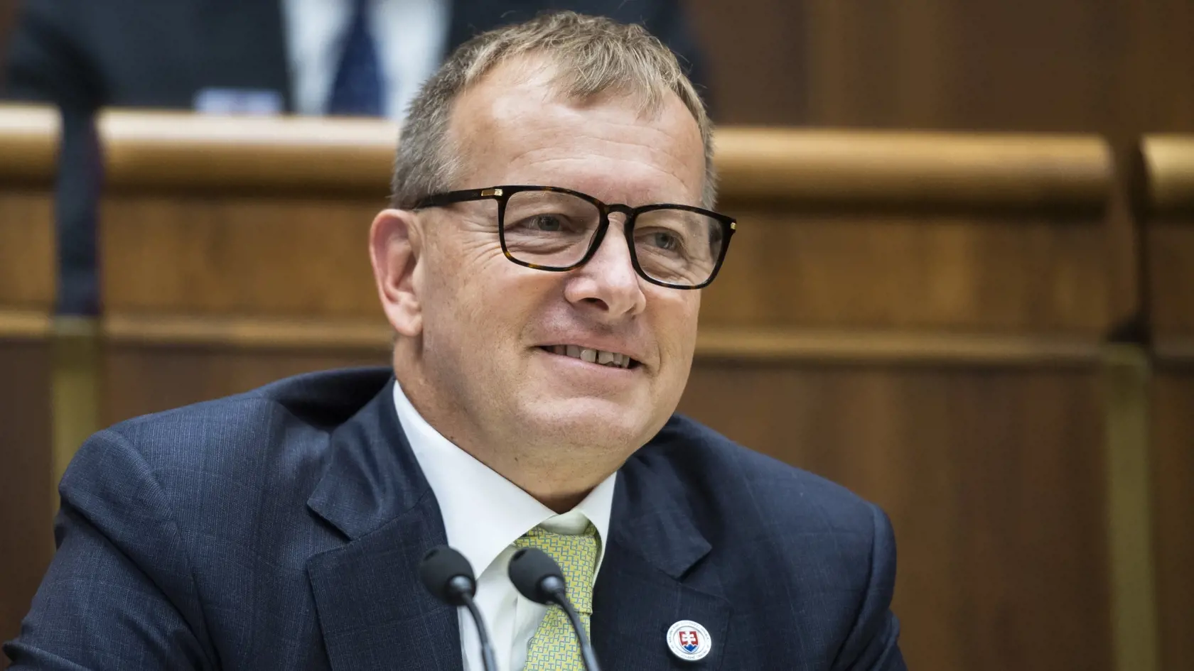 Na snímke predseda Národnej rady (NR) SR Boris Kollár (Sme rodina) sa usmieva počas 66. schôdze parlamentu v Bratislave v utorok 14. júna 2022.