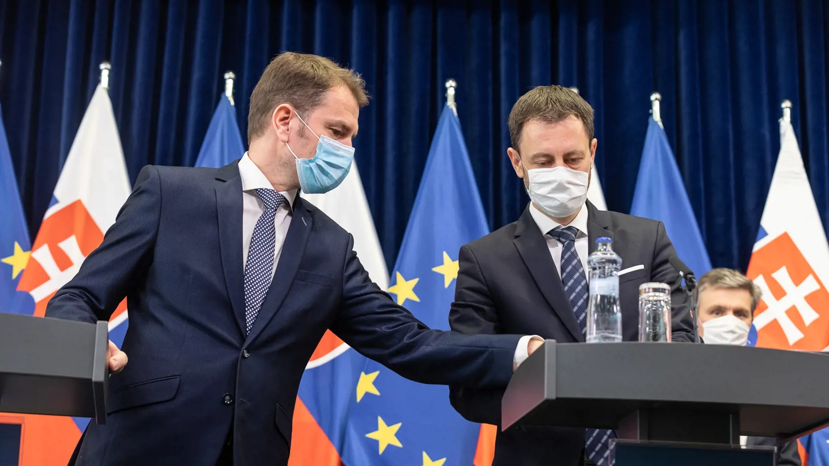 Brífing premiéra Igora Matoviča a minister financií Eduarda Hegera k ďalším ekonomickým opatreniam, ktoré majú zmierniť dopad krízy 
