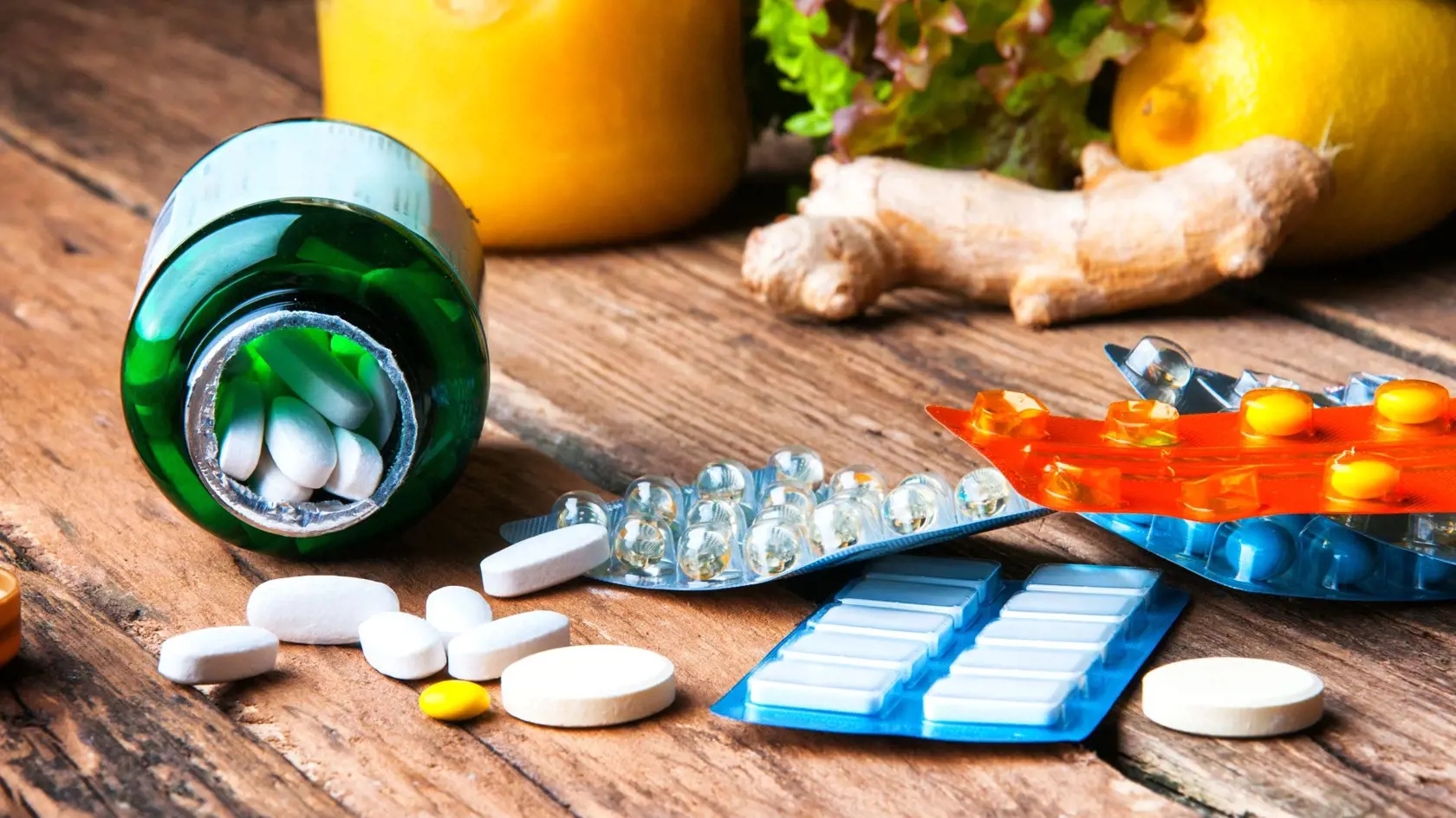 Podľa Šótha môžu pri nadmernom užívaní škodiť aj vitamíny rozpustné v tukoch. Sú to napríklad vitamíny A, D, E, ktoré dokážu vytvoriť toxické účinky a človek sa vie nimi veľmi ľahko predávkovať, čo má za následok rôzne toxické vedľajšie účinky.