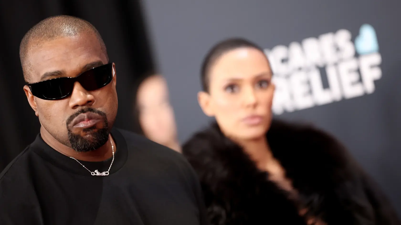 Kanye West sa už niekoľko týždňov zdržiava v luxusnom ústave pre liečbu duševných problémov v Španielsku. Aktuálne unikli informácie o raperovom zdravotnom stave.