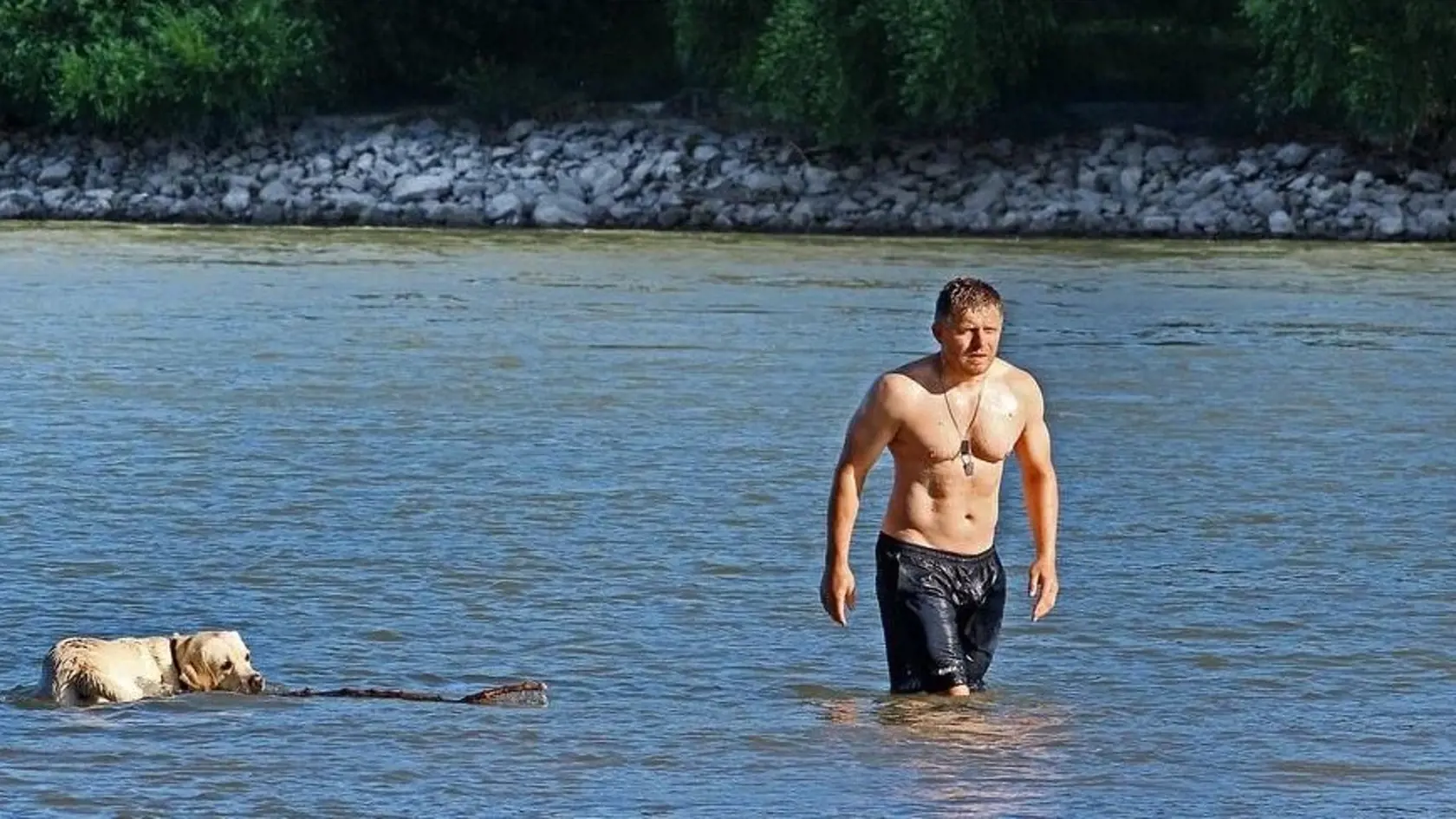 Robert Fico aj v minulosti zaujal fotkou, kde predviedol vyšportované telo.