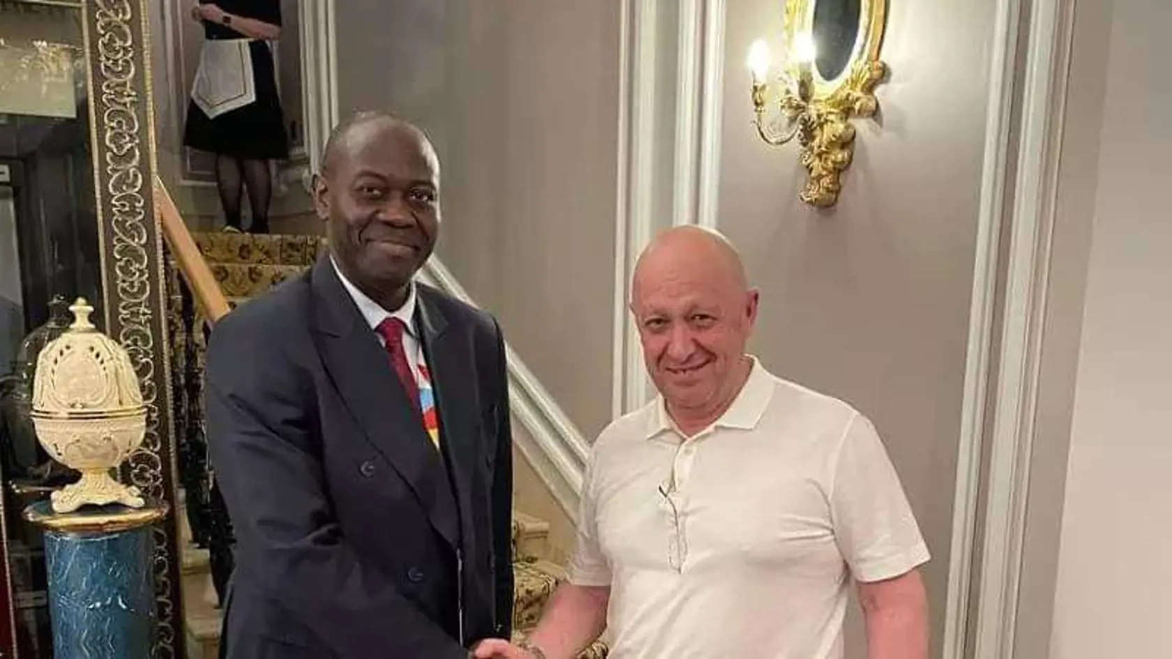 „Dá sa očakávať, že niektoré časti wagnerovcov sa časom zotavia a budú aj naďalej pôsobiť v Afrike či tam, kde práve sú, no nedá sa vylúčiť ani scenár, že sa celá skupina rozpadne,“ uvažuje nahlas generál. „Niektorí sa vyhrážali pomstou, no špekulovať o tom, či sa im to podarí, je predčasné,“ konštatuje Macko.