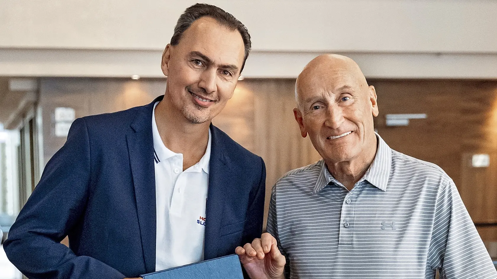 Prezident Slovenského zväzu ľadového hokeja Miroslav Šatan by si chcel udržal kanadského experta Craiga Ramsayho aspoň ako konzultanta.