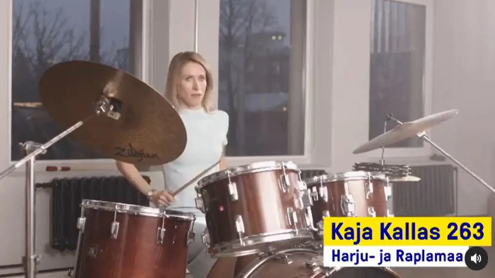 Kaja Kallas vie hrať na bicie nástroje.
