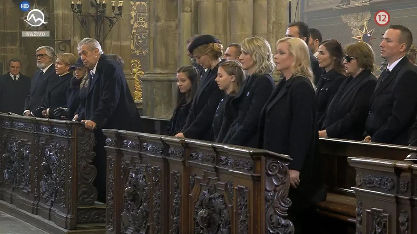 Obrad na Pražskom hrade. Ivana Gottová so Charlottkou, Nelly, Luciou a Dominikou.