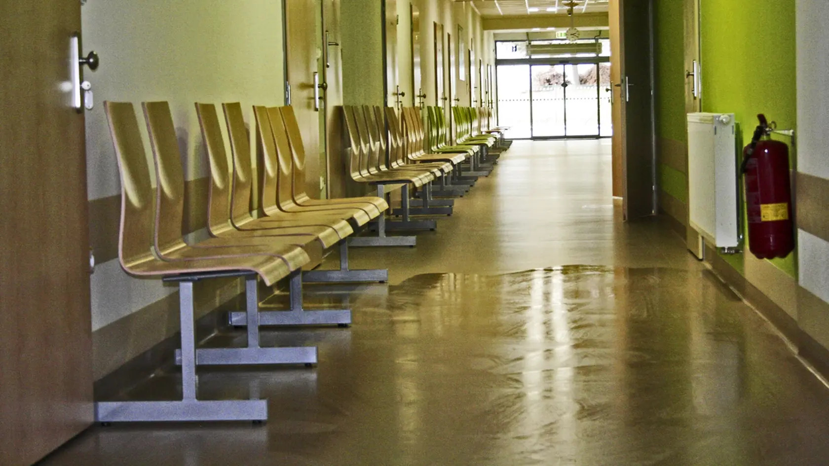 2013 - Rekonštrukcia zvýšila komfort aj pre čakajúcich pacientov.