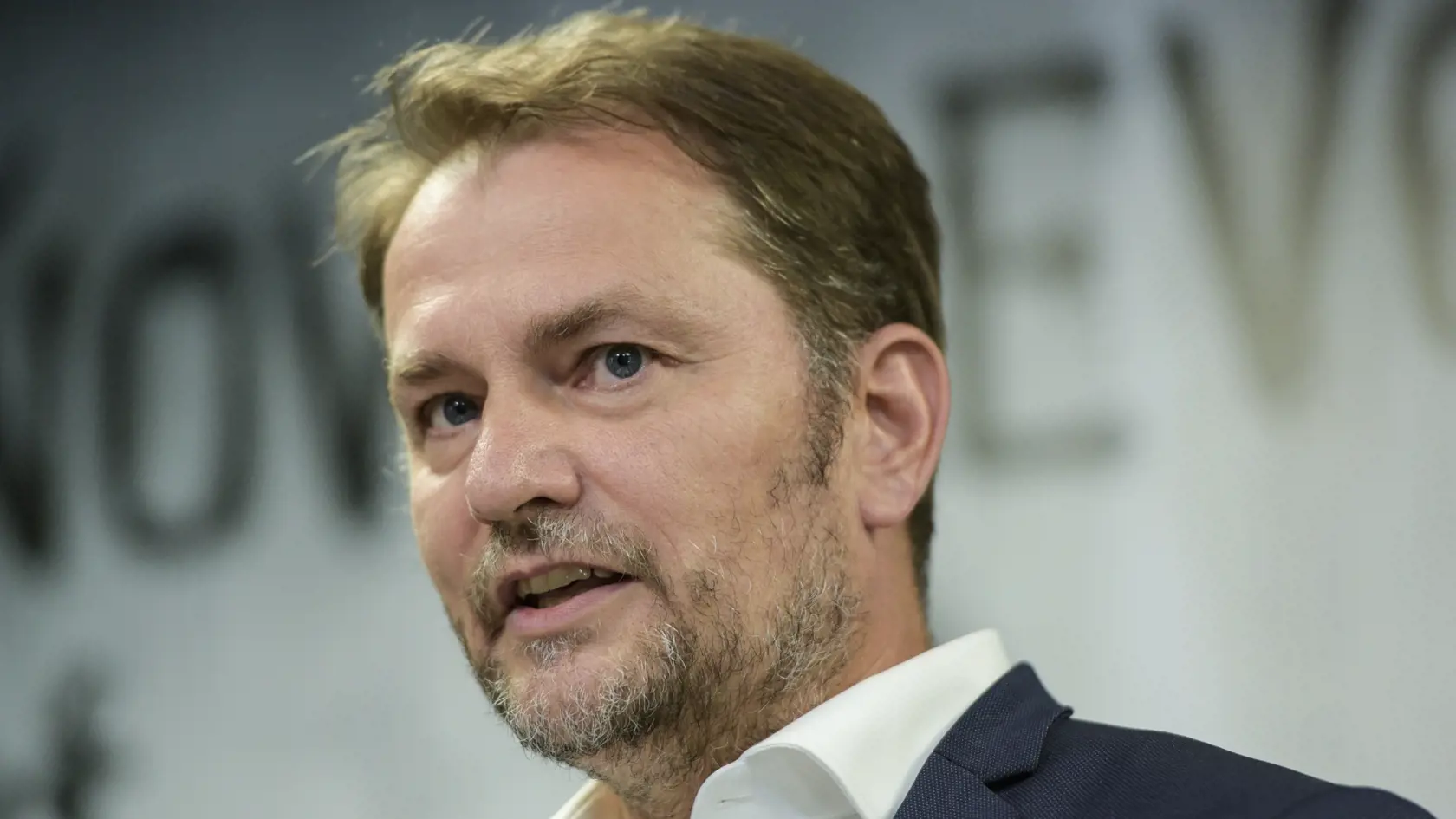 Na snímke podpredseda vlády a minister financií SR Igor Matovič (OĽaNO) počas tlačovej konferencie na tému Prosím Vás, neklamme v Bratislave v stredu 17. augusta 2022.