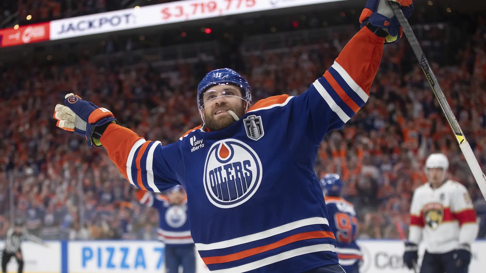 Prvý finálový zápas o Stanleyho pohár vyšiel lepšie hráčom Edmontonu.