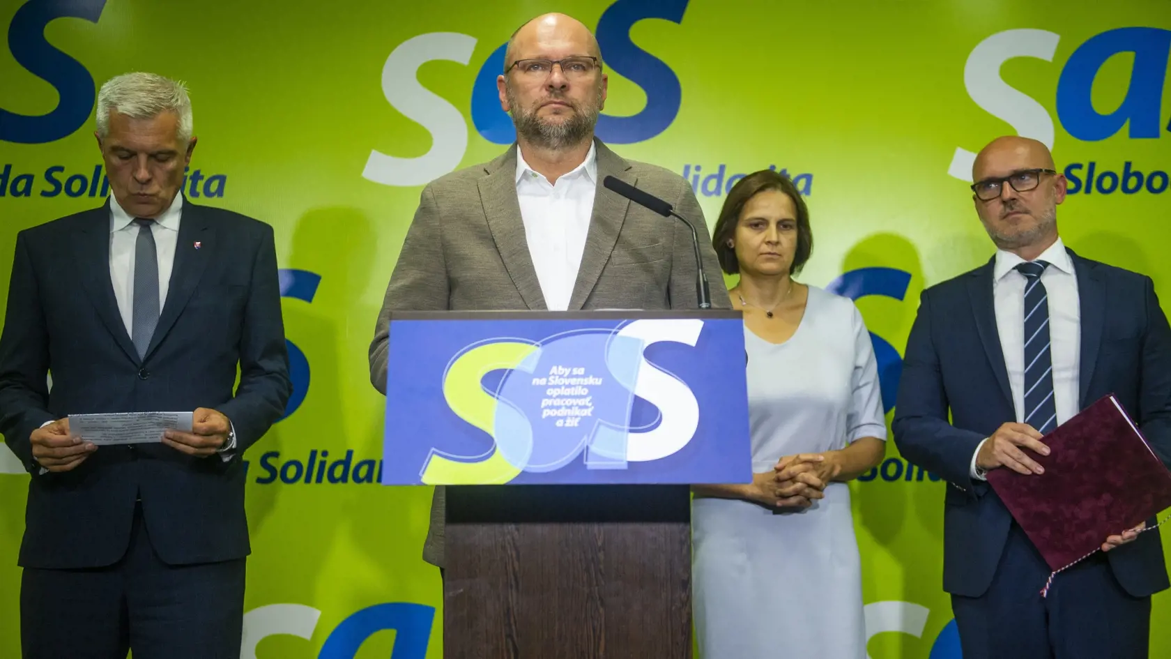 Zvyšní ministri za SaS podali demisiu