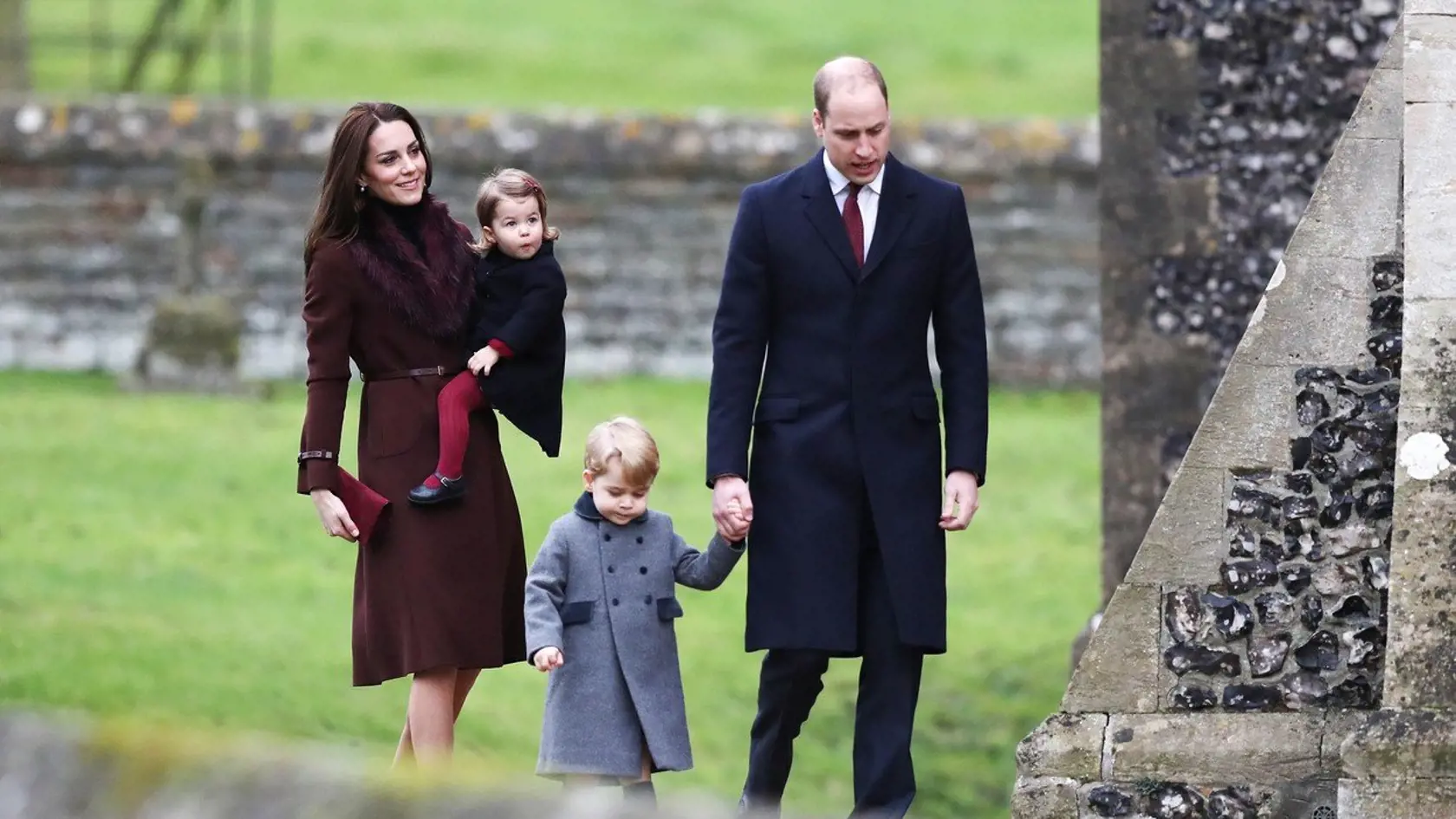 Cez sviatky chodia Kate a William s deťmi na bohoslužby.