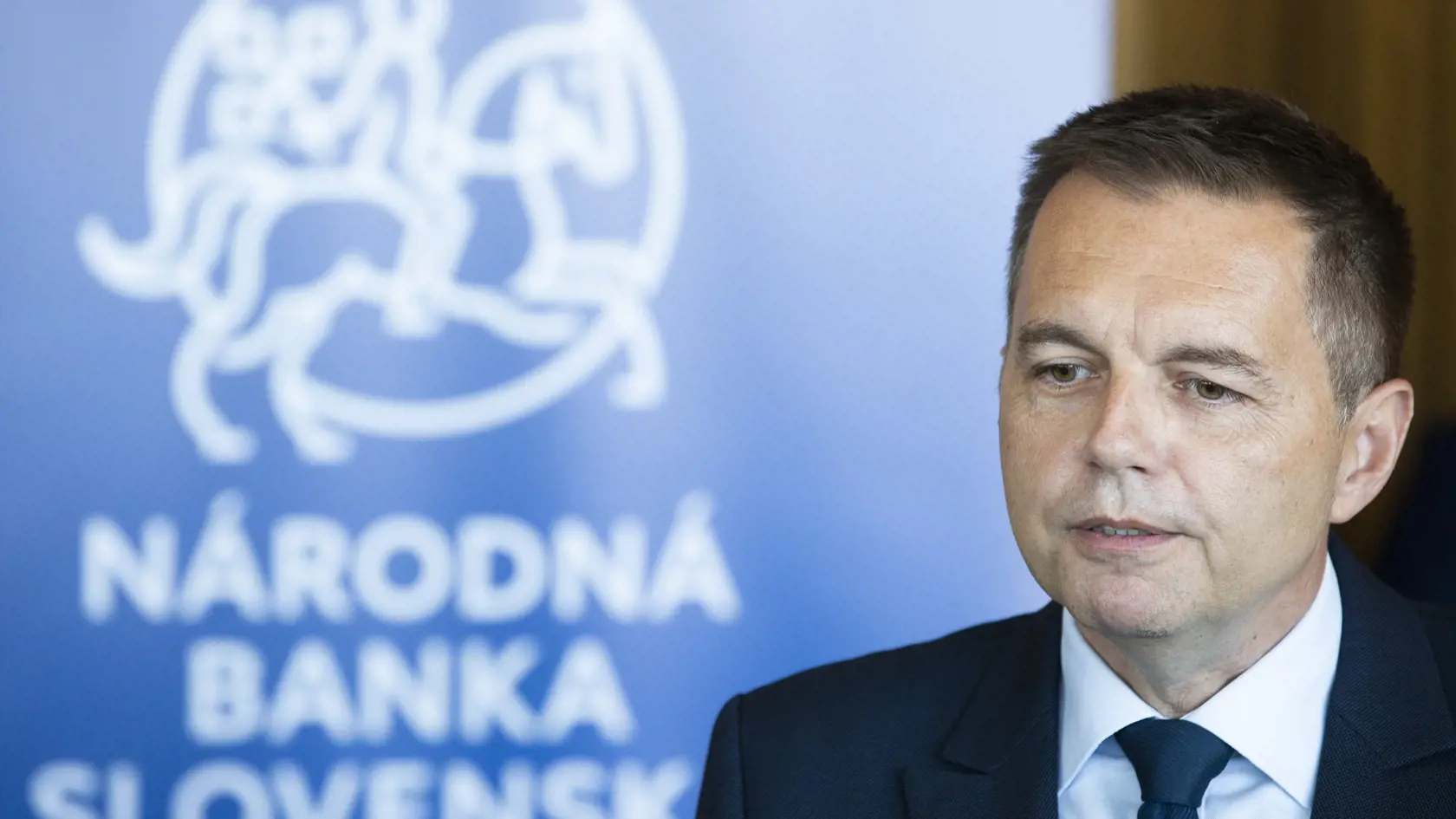 Tretí sa v rebríčku umiestnil exminister financií Peter Kažimír.