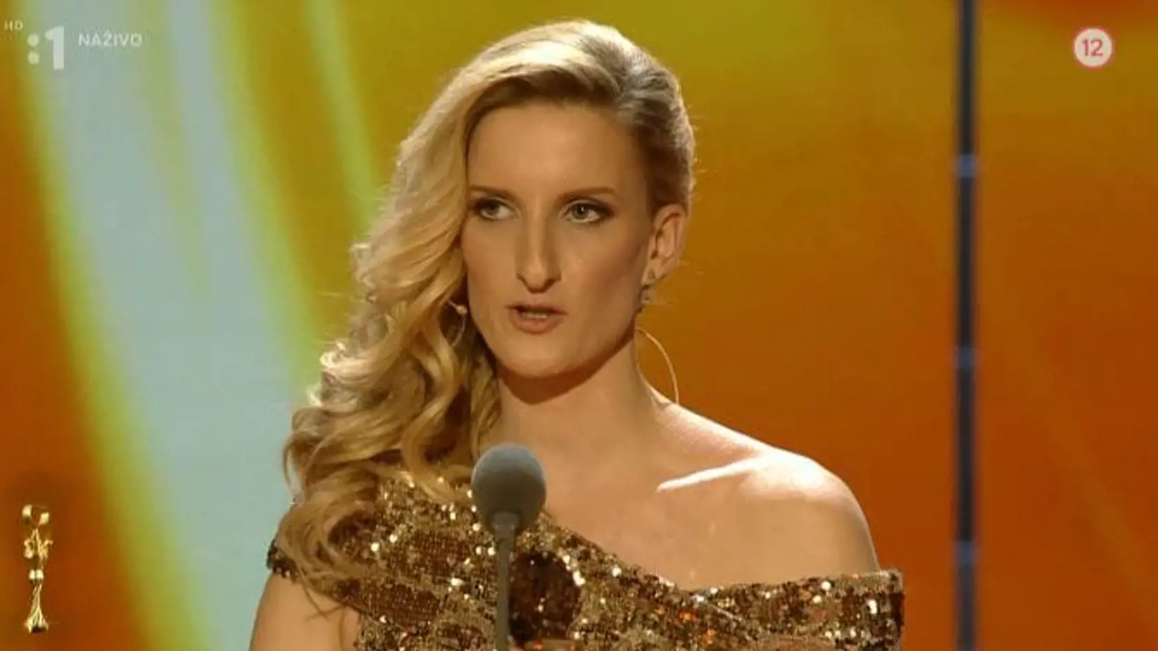 Adela Banášová