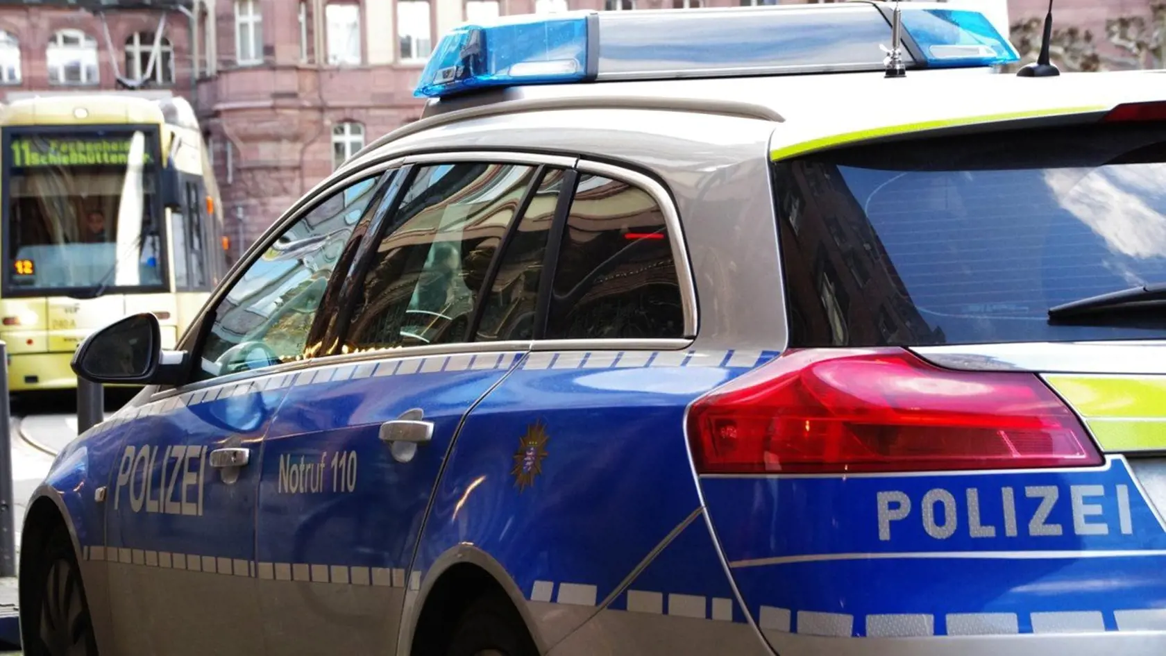 Nemecká polícia potvrdila, že trojica ľudí bola usmrtená strelou z kuše. (Ilustračné foto)