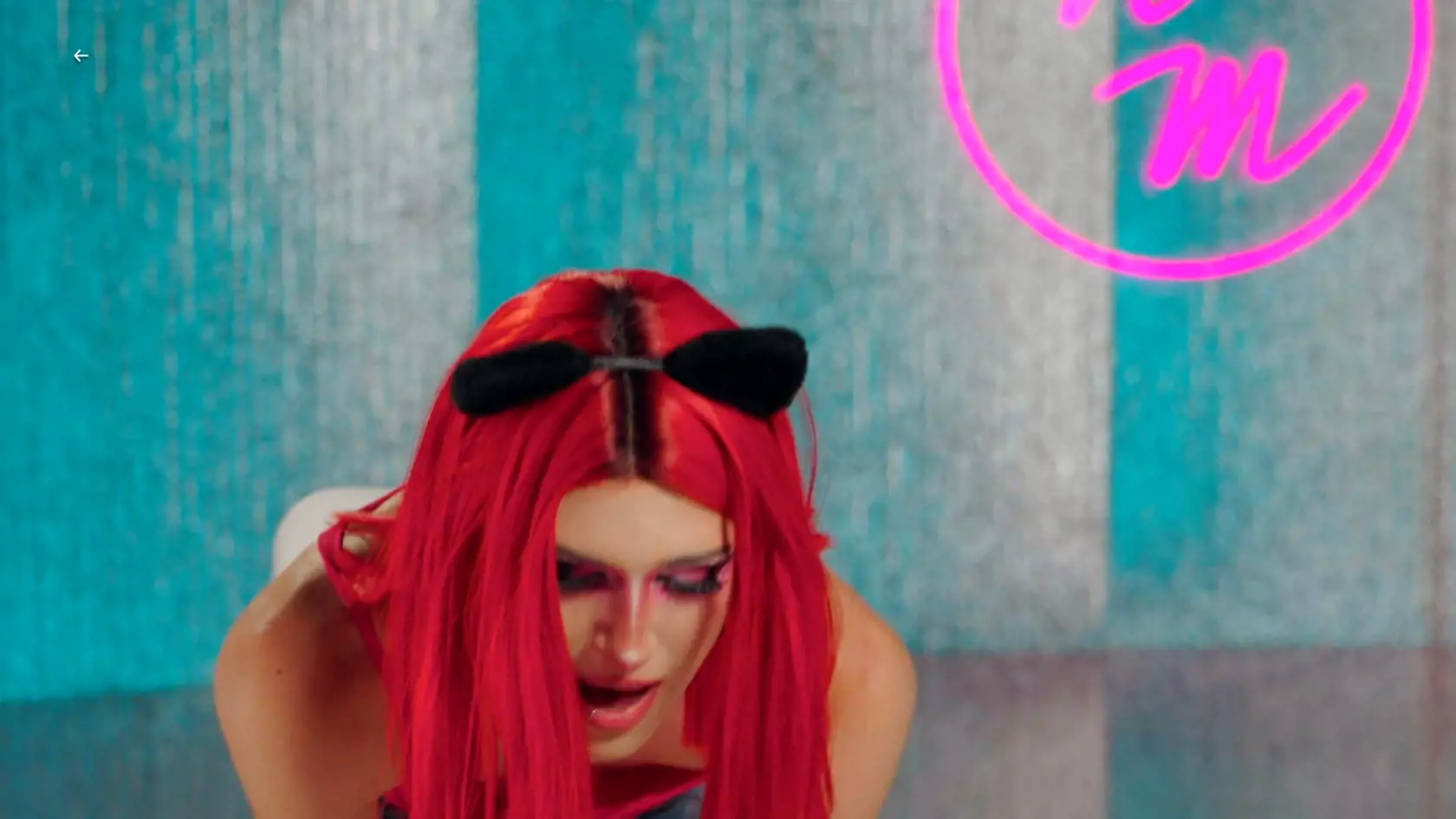 Slaytiiina v Nákupných maniačkach aj zaspievala.