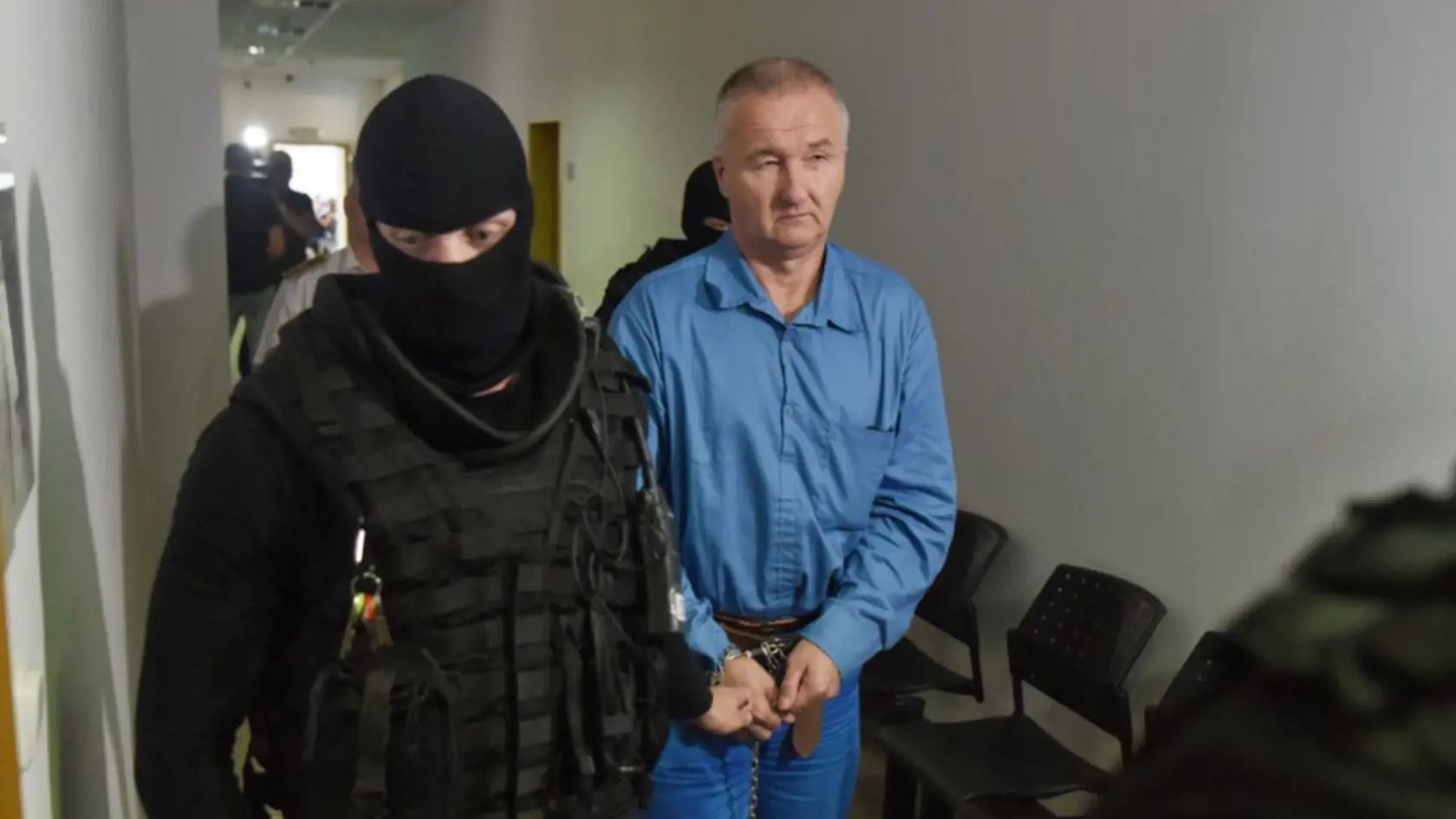 Ľubor Masár si odsedel už takmer 33 rokov. Opäť si podal žiadosť o podmienečné prepustenie na slobodu o ktorej bude rozhodovať súd v Trenčíne. Masár dostal ako prvý vrah po revolúcii doživotie.
