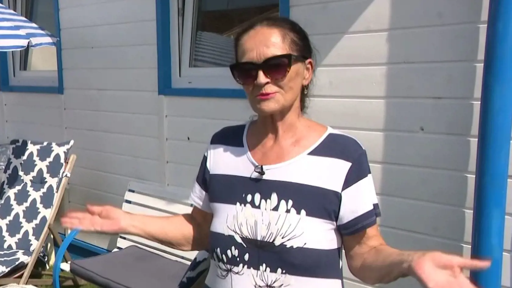 Hana Gregorová si v Rajke postavila nový dom v gréckom štýle. V záhrade má sedenie ako pri mori.