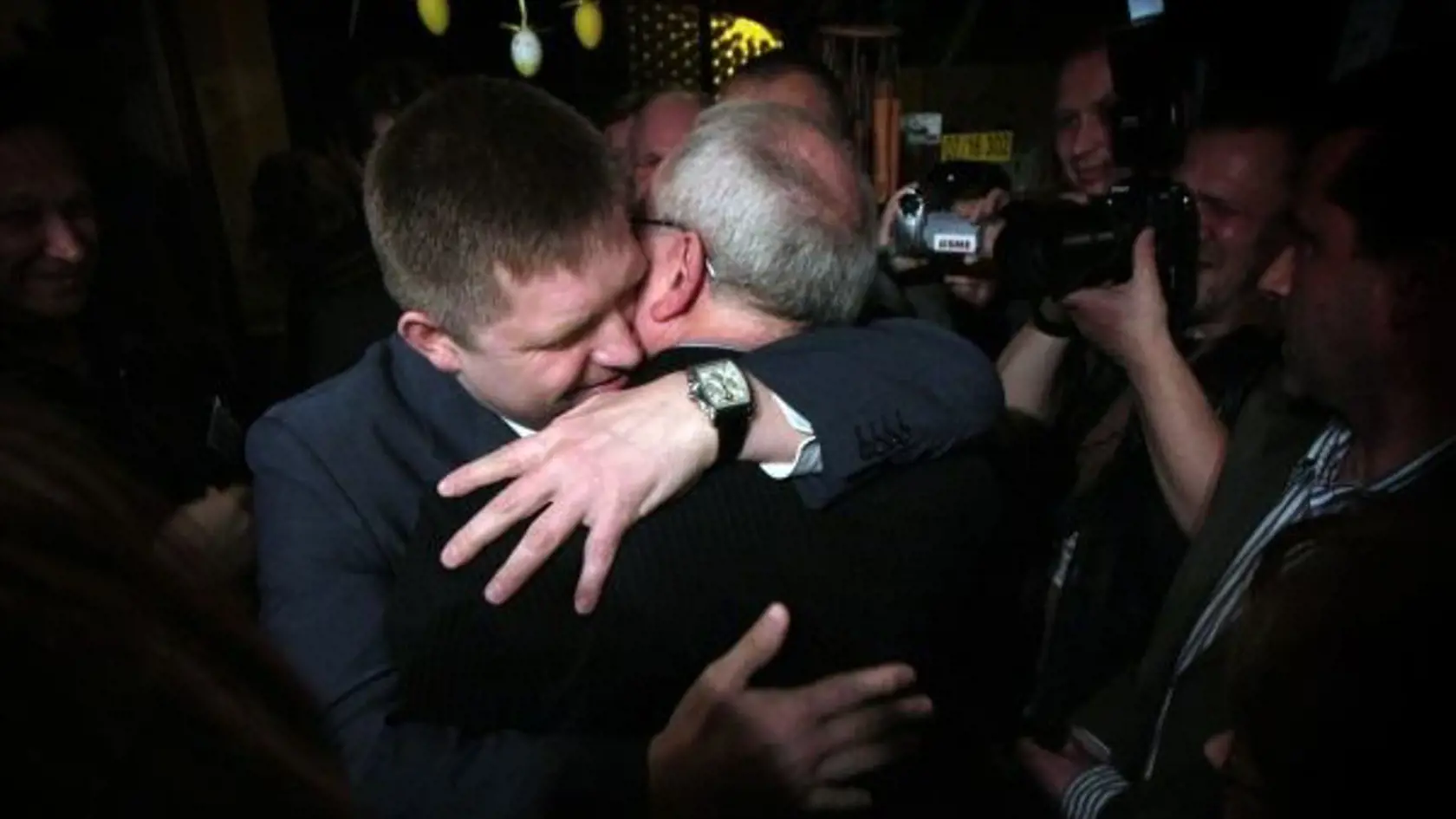 Robert Fico a Ivan Gašparovič vo vrúcnom objatí