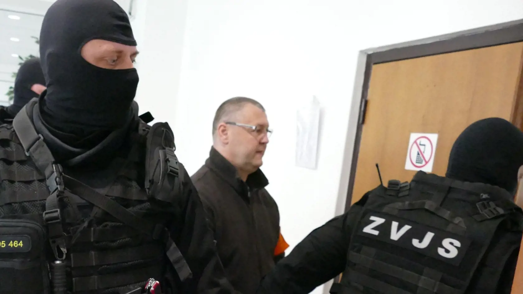 Zsolt Nagy bol pravou rukou bosa šátorovcov Lajosa Sátoru. Odpykáva si 22-ročný trest odňatia slobody za šesť vrážd. Na svedomí má však ďalšie vraždy, ktoré polícia vyšetruje.