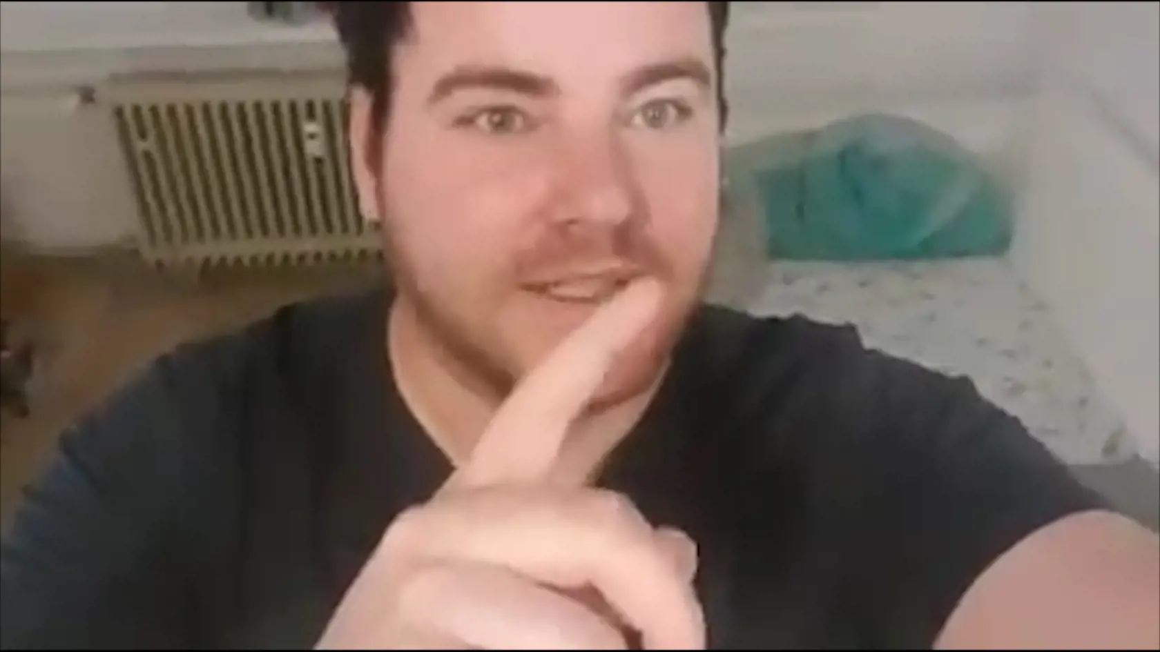 Muž sa so zbraňou v ruke vyhrážal predsedovy vlády