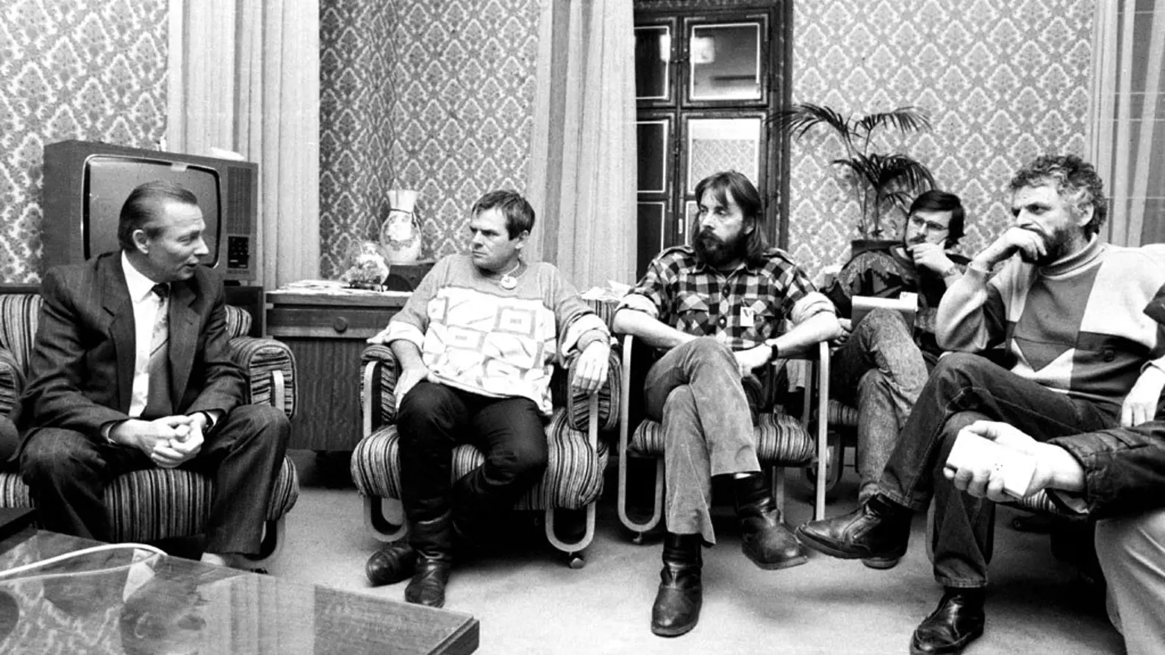 Zľava Milan Kňažko, Ladislav Snopko, vpravo Fedor Gál