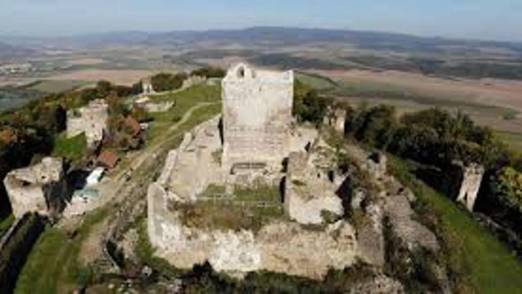 Šarišský hrad núka krásne výhľady.
