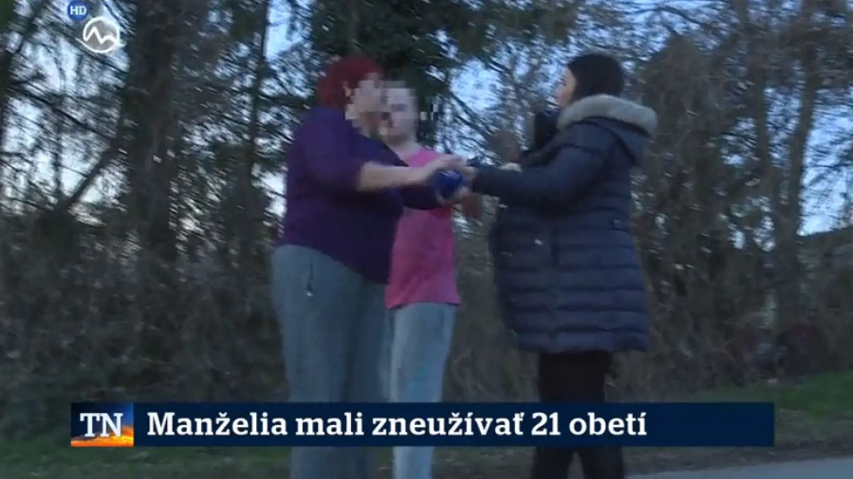Mama obvineného muža zaútočila na Kristínu Kövešovú tĺčikom a vyhrážala sa jej, že jej rozbije hlavu.