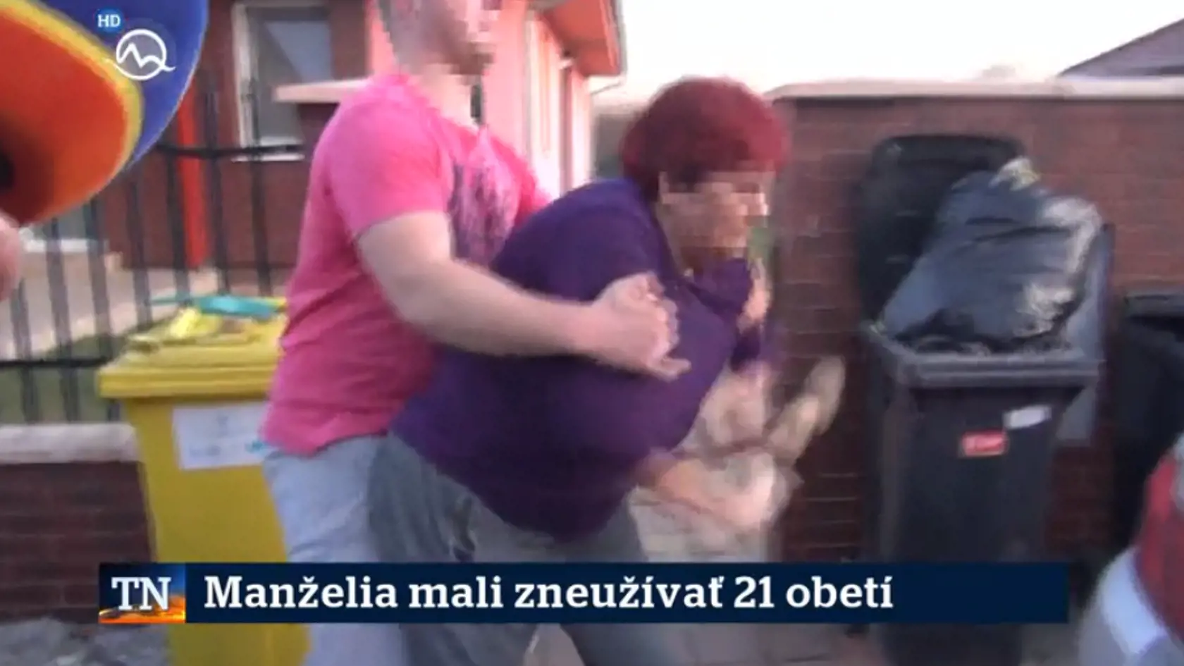 Mama obvineného muža zaútočila na Kristínu Kövešovú tĺčikom a vyhrážala sa jej, že jej rozbije hlavu.