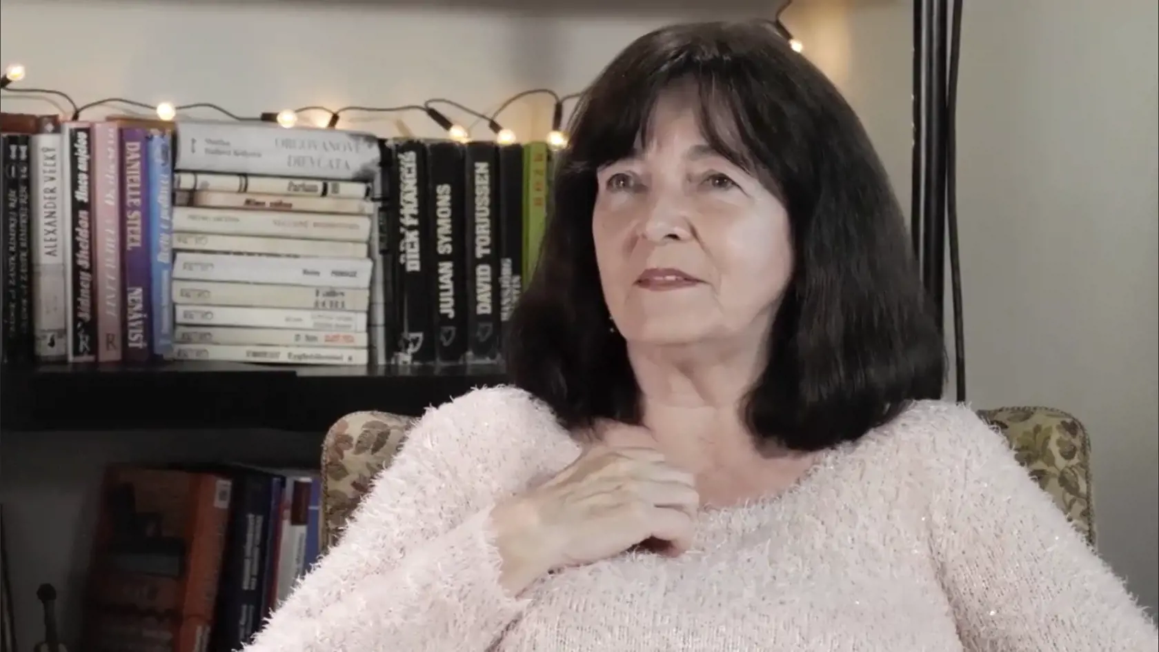 Prvá manželka zosnulej speváckej legendy Karola Duchoňa - Elena (71). Aj napriek siedmym krížikom je stále krásna a očarujúca.